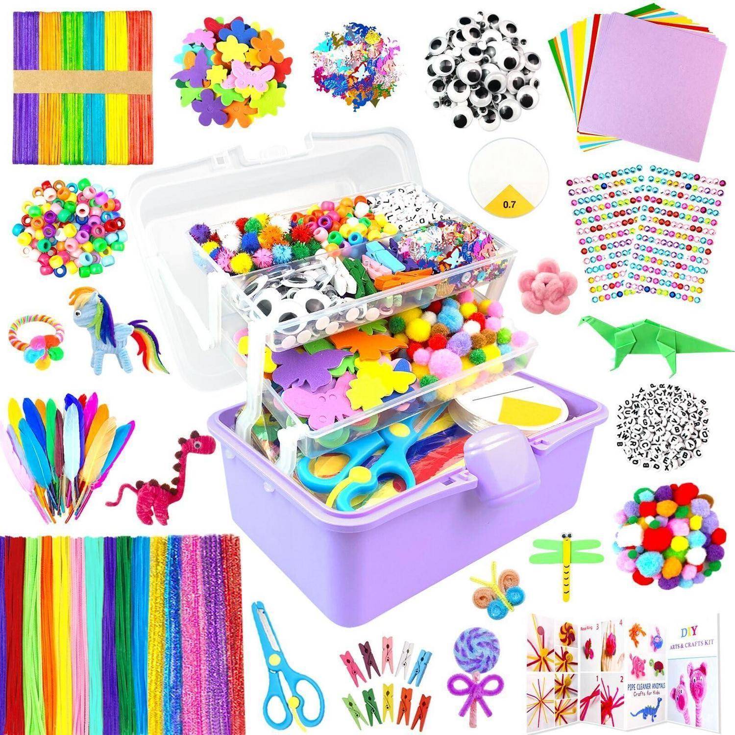 Bastelset-Organizer mit zwei Kunststoffboxen mit assortiertem Sortiment von Pompons, Perlen, Schaumstoffformen, Wackelaugen, Pfeifenreinigern, Schere, Klammern und farbenfrohen Bastelmaterialien.