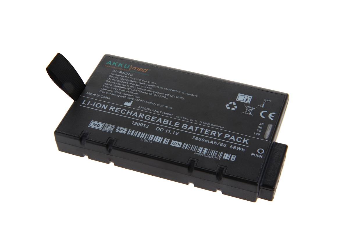 Schwarze Lithium-Ionen-Akku mit Ausziehlasche und beschrifteten Anschlüssen auf weißem Hintergrund