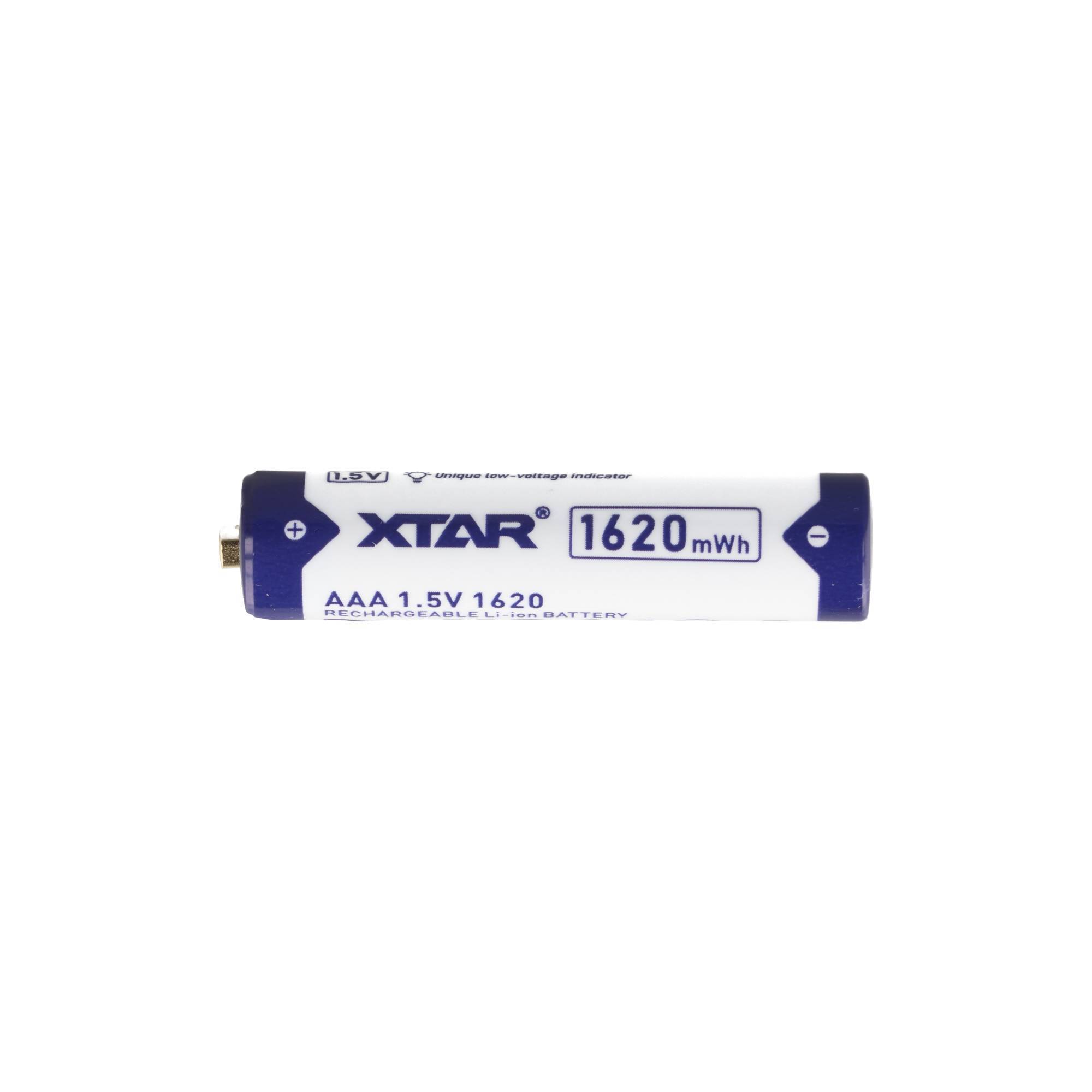 Eine einzelne wiederaufladbare XTAR-AAA-Batterie mit 1,5 V, die mit 1620 mWh gekennzeichnet ist, auf weißem Hintergrund.