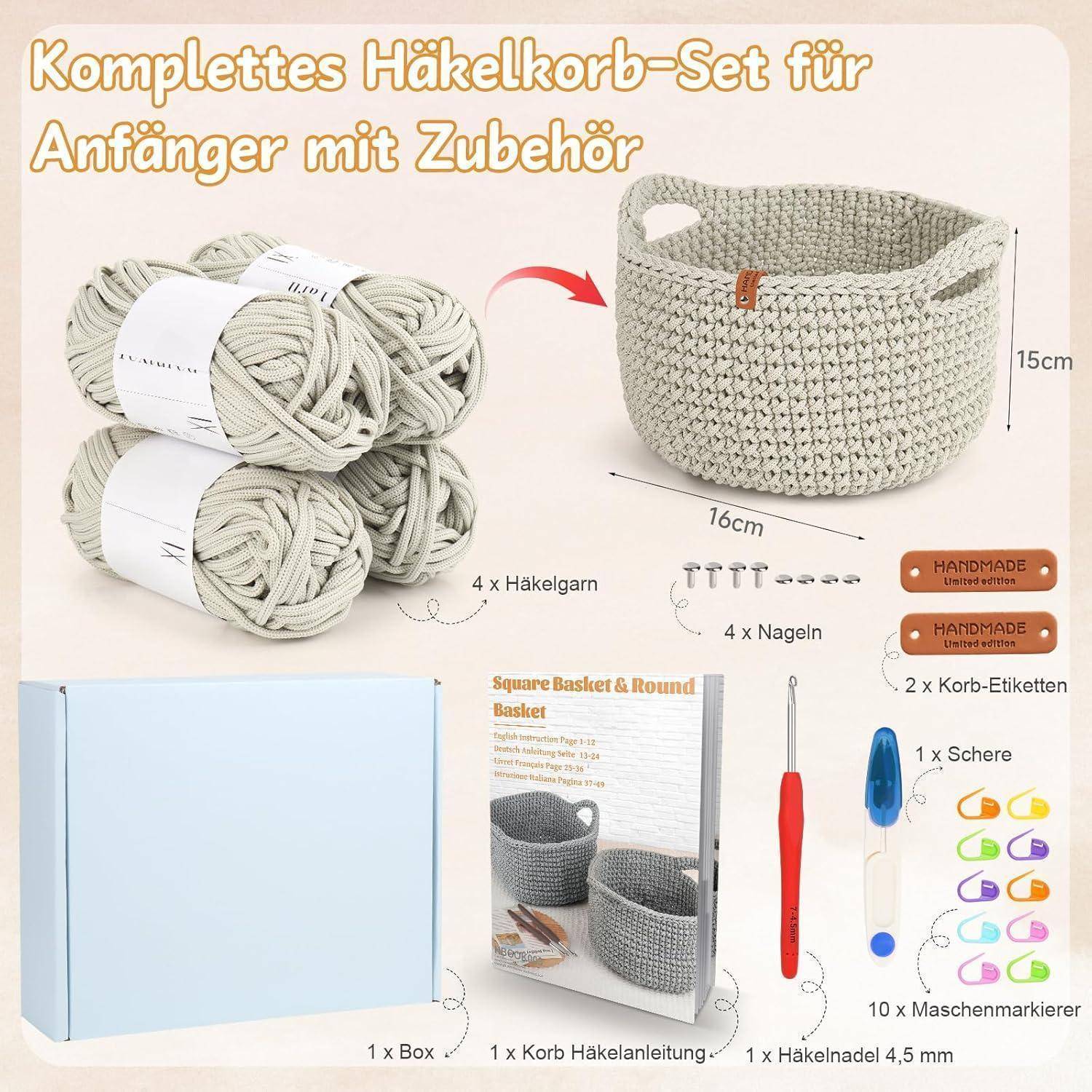 Produktcollage eines Anfänger-Häkelkorb-Sets, das 4 Wollknäuel, einen fertigen Korb (16 cm breit, 15 cm hoch) und enthaltene Werkzeuge zeigt: Schachtel, Anleitung, Haken, Schere, Marker, Nägel und Etiketten.