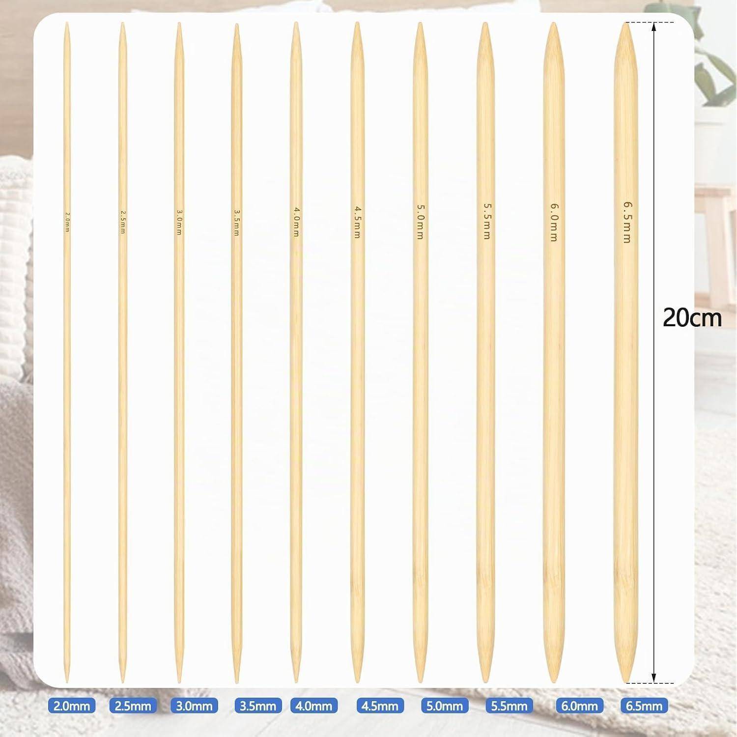 Stricknadel-Set mit 10 Bambusnadeln in den Größen 2,0 mm bis 6,5 mm, jeweils 20 cm lang.