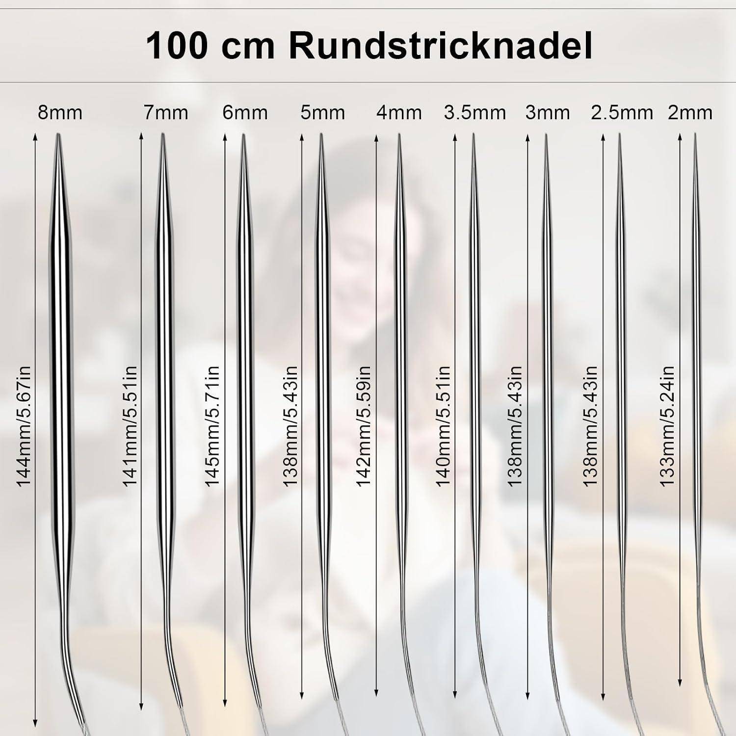 Bild zum Vergleich von 100 cm Rundstricknadeln in den Größen 8 mm bis 2 mm, mit Längenangaben in mm und Zoll für jede Größe.
