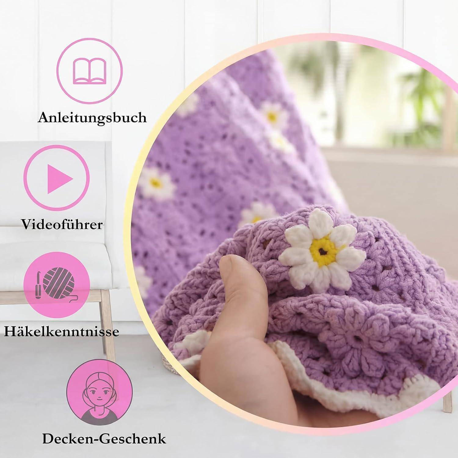 Gehäkelte lila Decke mit weißem Gänseblümchen-Blütendetail, das von einer Hand gehalten wird, dargestellt als Handwerksprodukt mit Symbolen für Anleitung, Videoanleitung, Häkelkenntnisse und Decke als Geschenk.