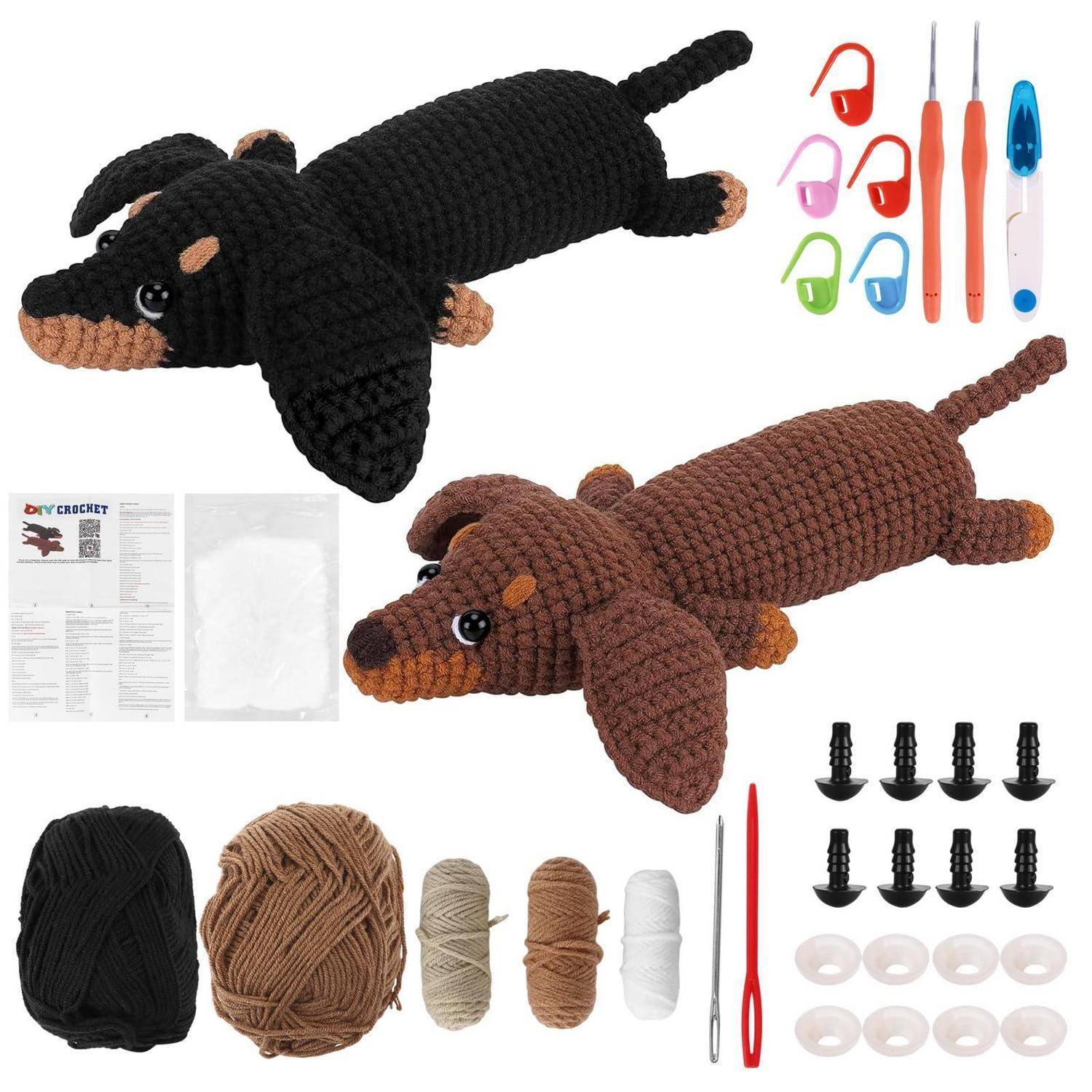 Häkelset für Hundeputzspielzeug mit fertigen schwarz-braun Hundespielzeugen, Wollknäueln, Häkelhaken, Sicherheitsaugen, Nähwerkzeugen und Anleitungen.
