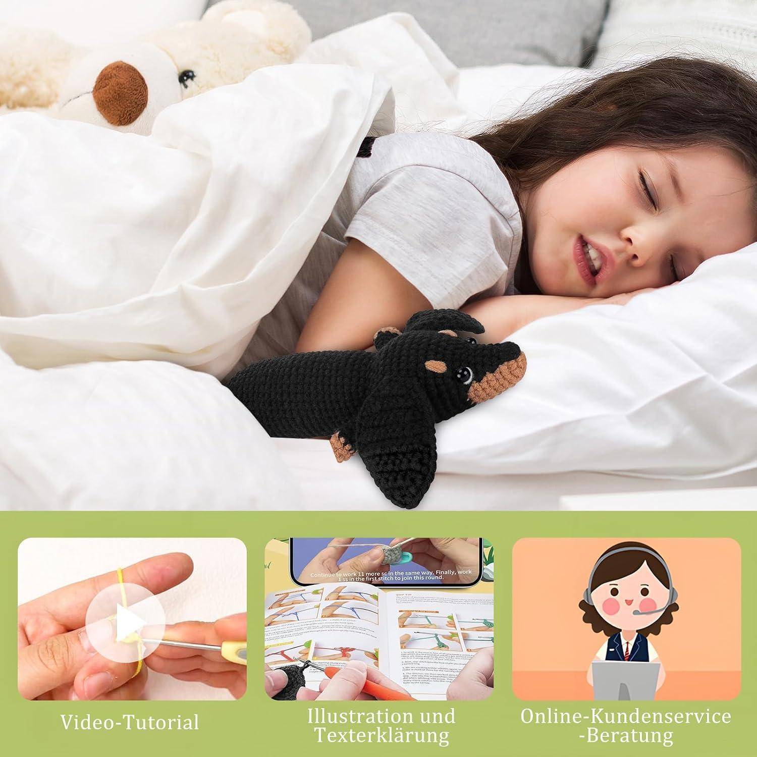Schlafendes Mädchen im Bett mit Teddybär; darunter drei Service-Symbole für Video-Anleitung, Illustration und Online-Kundenservice.