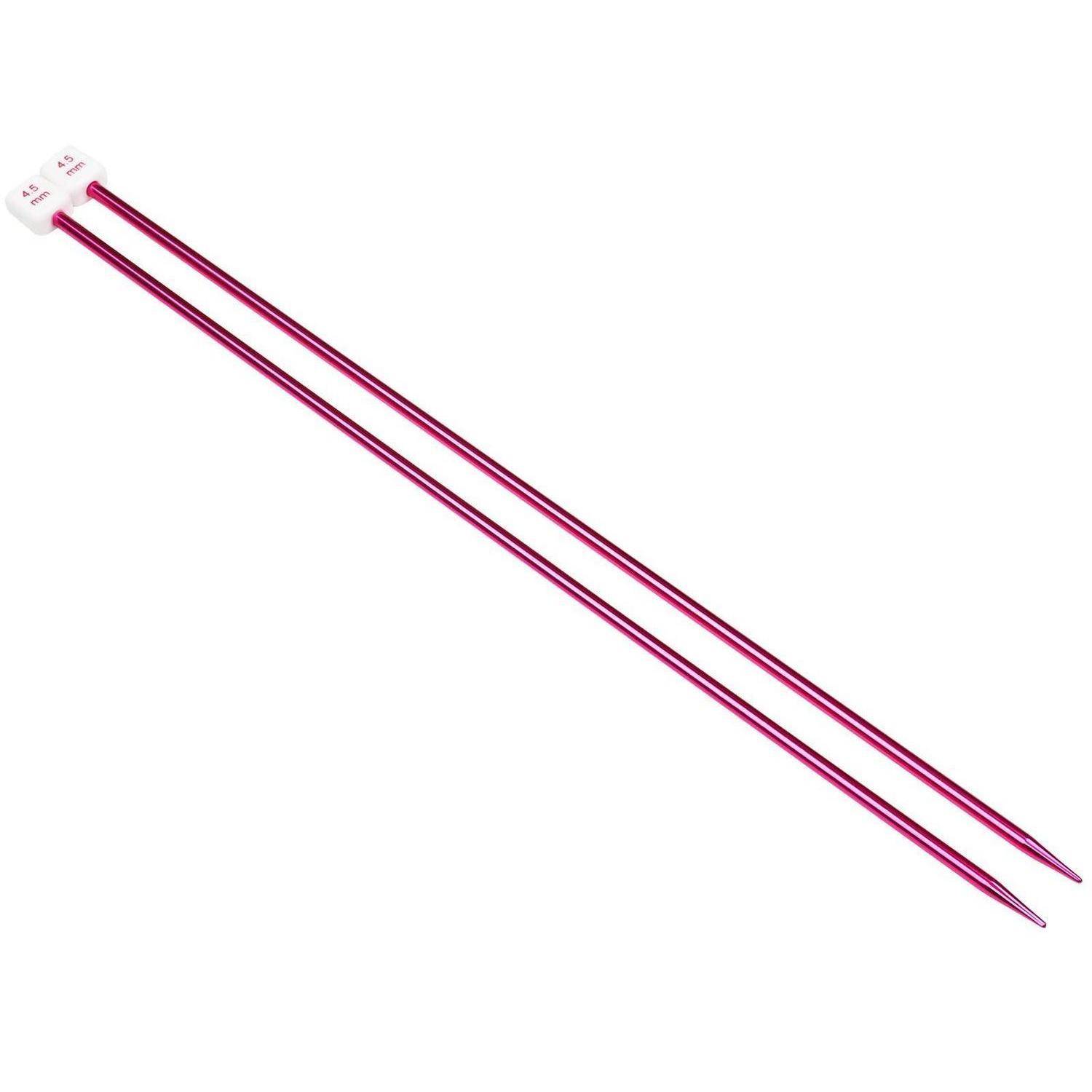 Rosa Stricknadeln, die auf weißem Hintergrund übereinander gekreuzt sind.