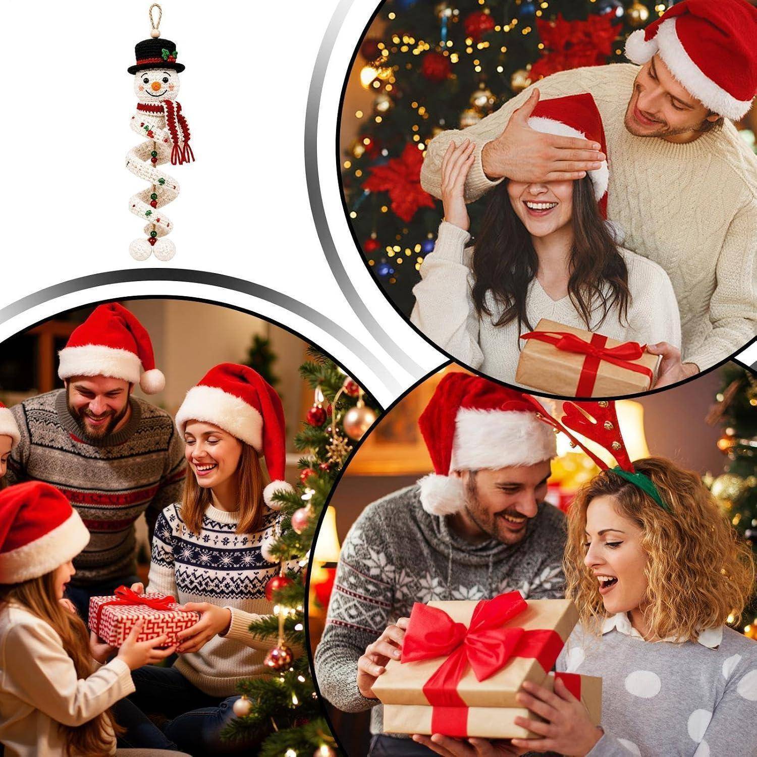 Collage von Weihnachtsgeschenkaustausch: lächelnde Paare und Familie in Weihnachtsmützen, die eingewickelte Geschenke neben einer kleinen Schneemann-Figur auspacken.