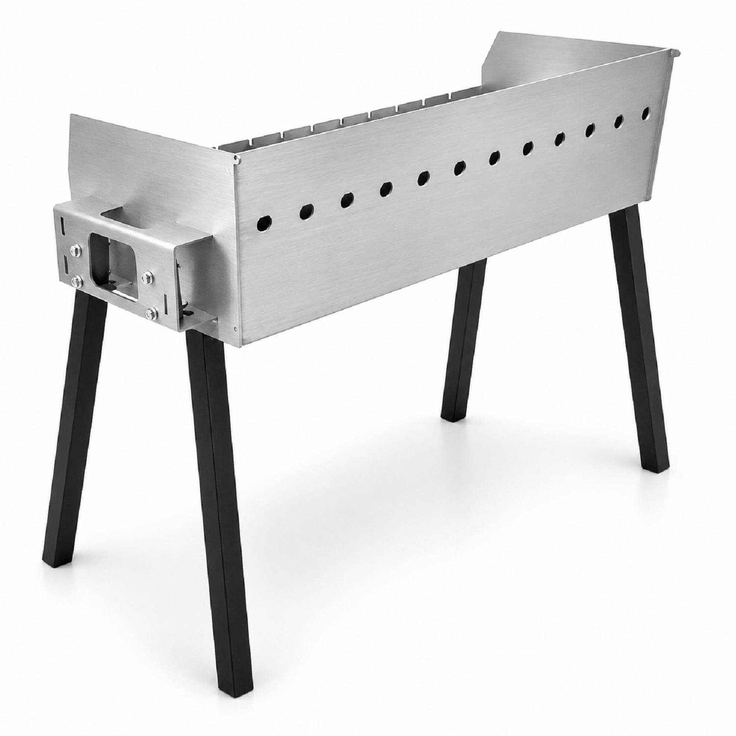 Rechteckiger Edelstahl-Holzkohlegrill für den Außenbereich mit schwarzen Beinen und einer Reihe von Belüftungslöchern an der Seite, dargestellt auf weißem Hintergrund.