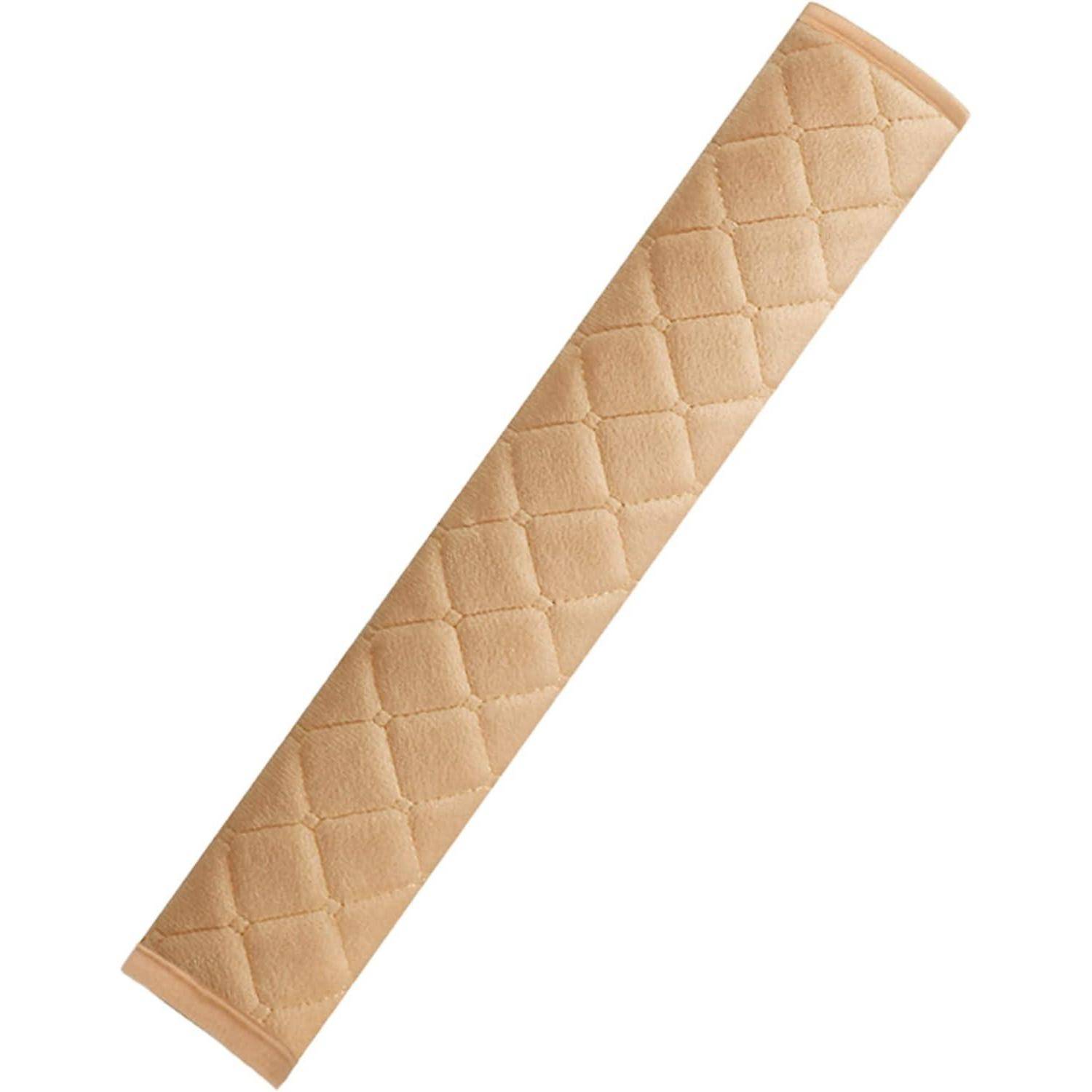 Beige gesteppter Riemen oder Ärmel, diagonal auf einem einfachen weißen Hintergrund dargestellt.
