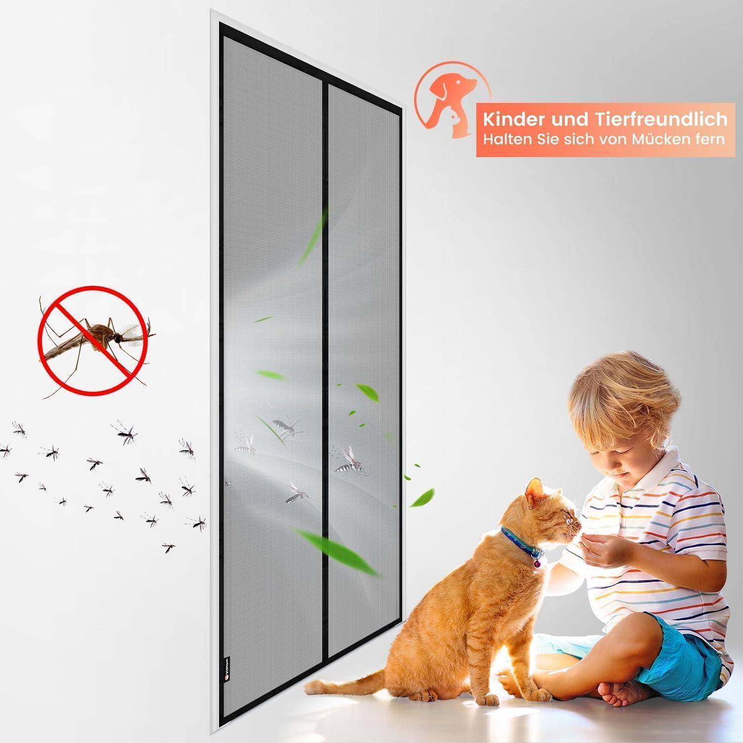 Kind sitzt neben einer Katze vor einem Fliegengitterfenster, mit einem Mückenschutz-Symbol und deutschem Text, der Mückenschutz für Kinder und Haustiere bewirbt.