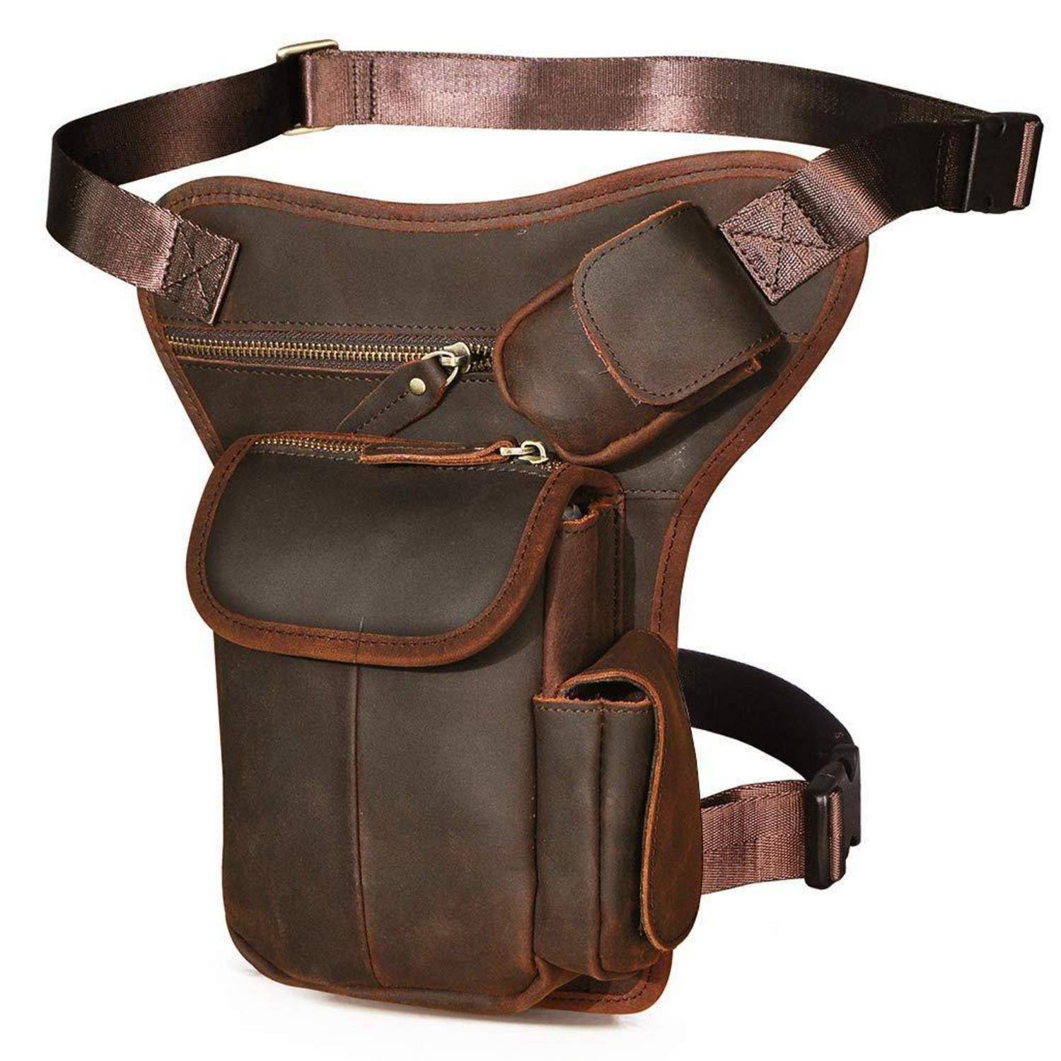 Braune Ledergürteltasche mit verstellbaren Riemen und mehreren Reißverschlusstaschen, gezeigt auf weißem Hintergrund.
