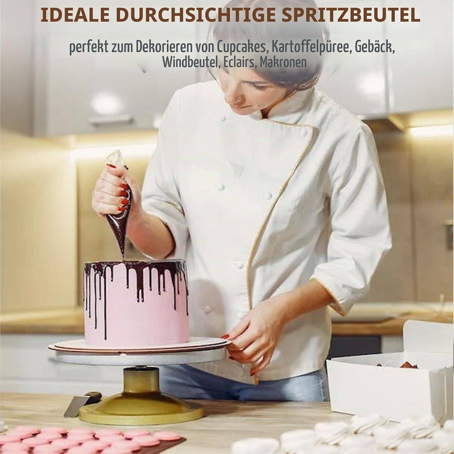 Konditor dekoriert einen rosa Drip-Cake mit einem Spritzbeutel; deutscher Text bewirbt 