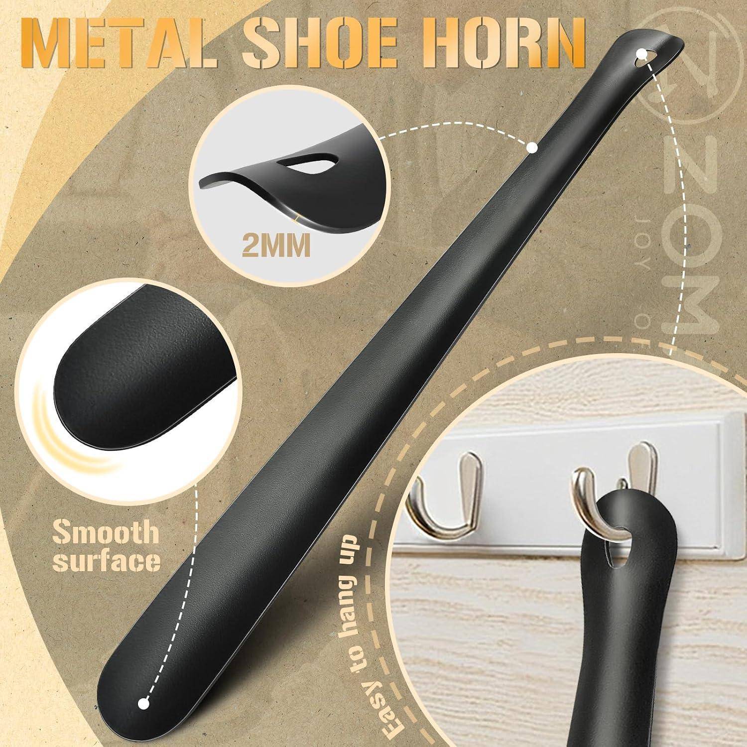 Schwarzer Metallschuhanzieher mit 2mm dünner Kante, glatter Oberfläche und Aufhängeloch, dargestellt als benutzerfreundlich zum Anziehen von Schuhen.
