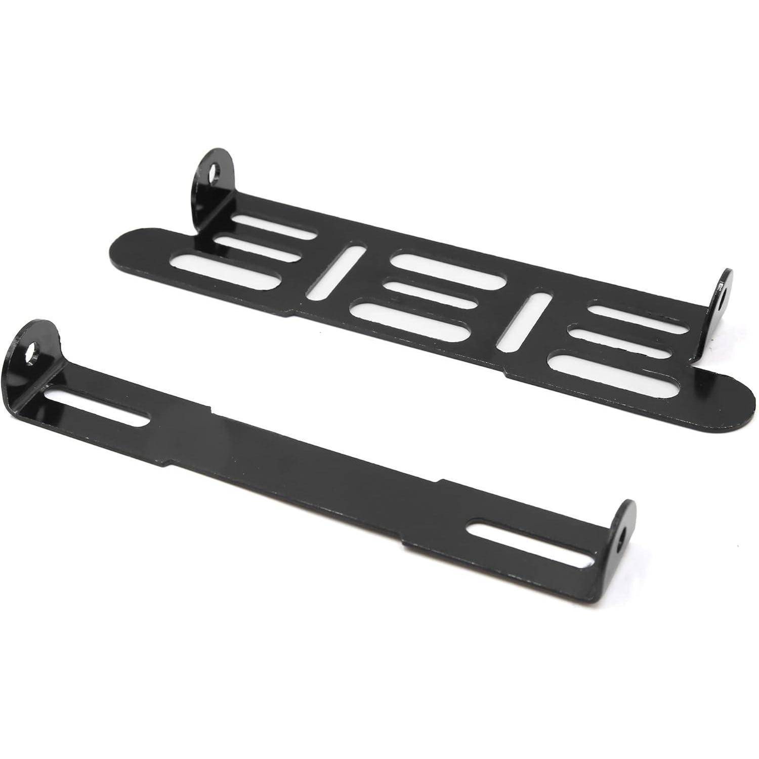 Zwei schwarze Metallmontagebrackets mit Schlitzausschnitten und Schraubenlöchern, gezeigt auf weißem Hintergrund.
