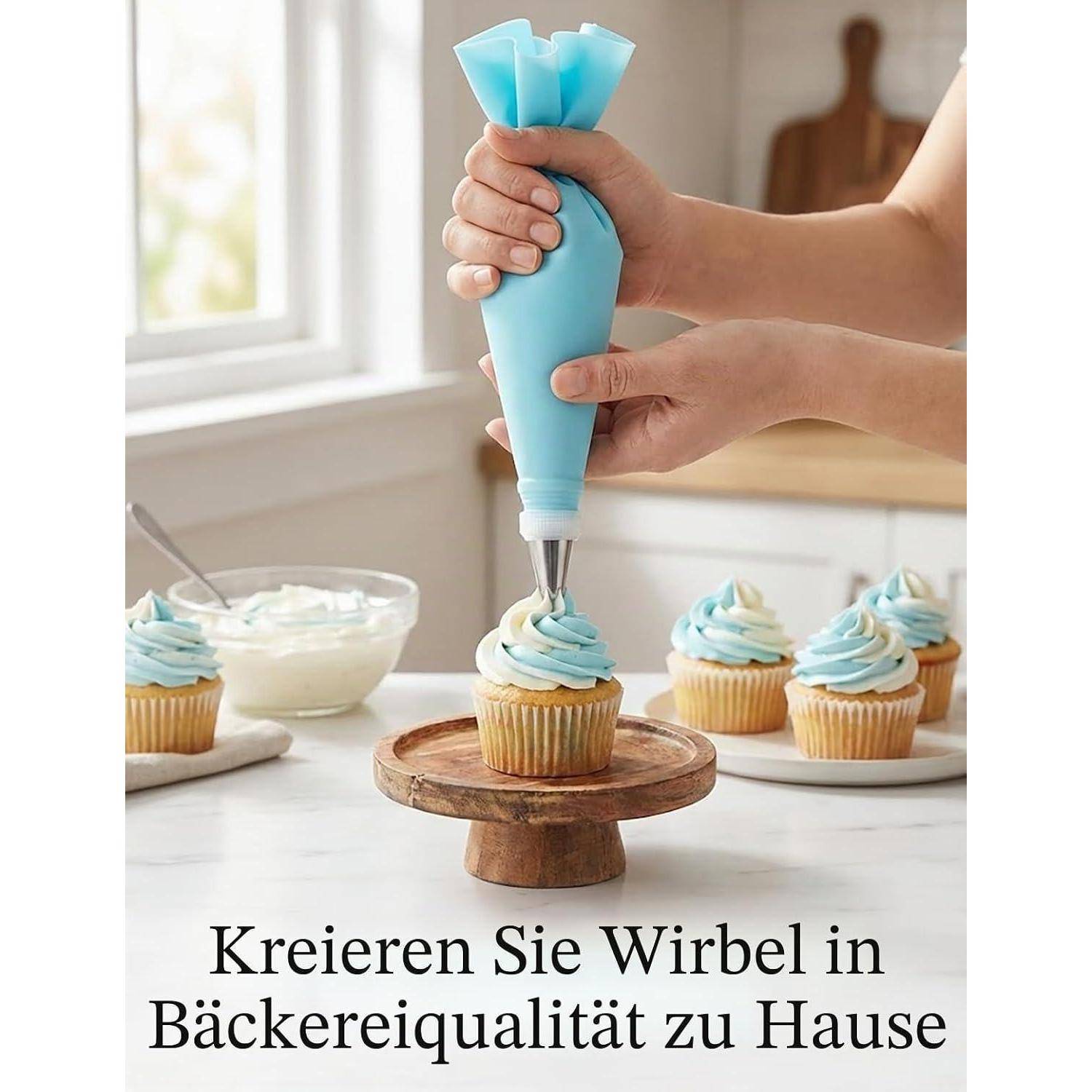 Hände spritzen blaue Glasur auf einen Cupcake; deutscher Text sagt „Erstellen Sie hochwertige Zuckerguss-Wirbel zu Hause.