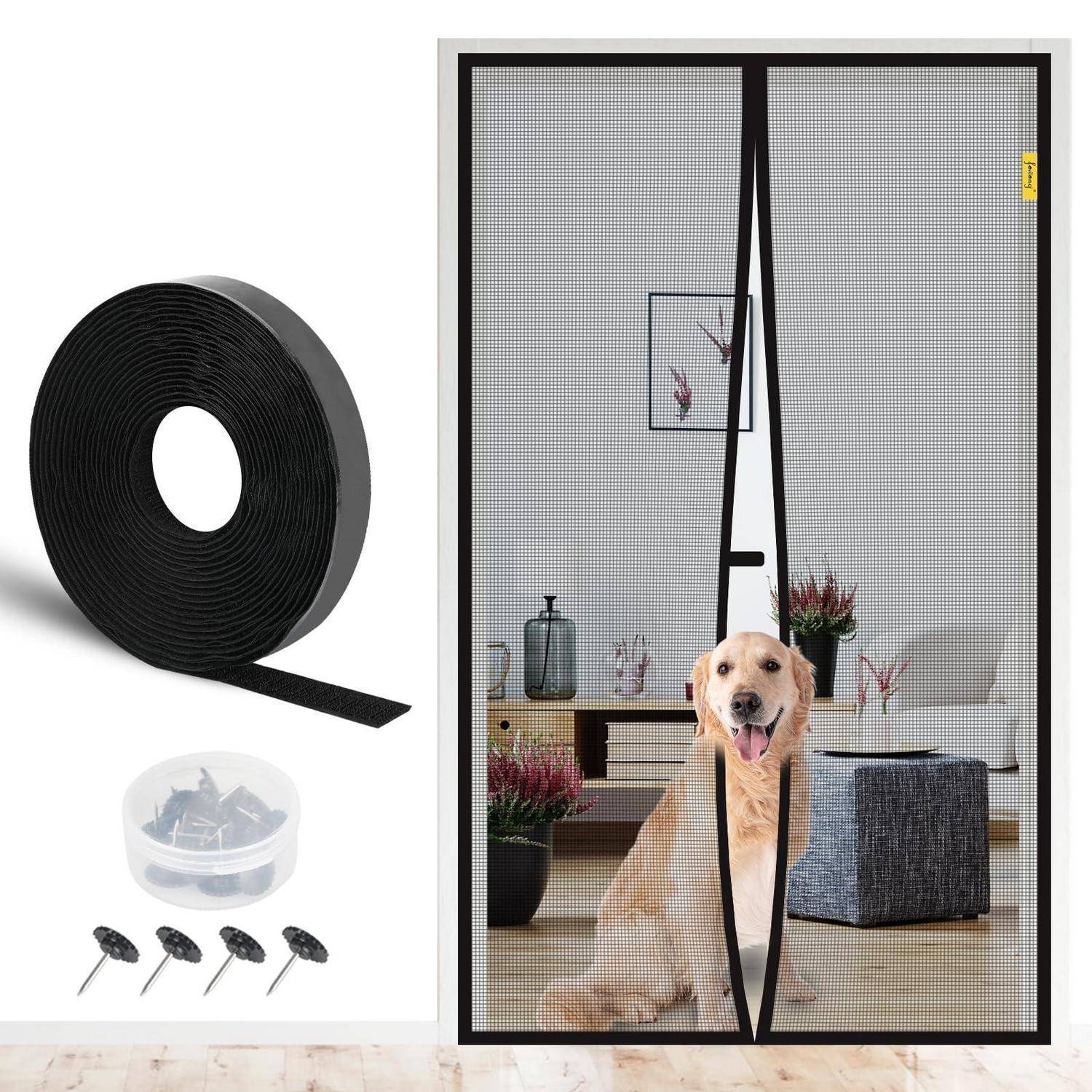 Ausziehbares Maschenfliegengitter-Türset mit schwarzer Streifenrolle, Stiften und einem Golden Retriever in einer Türöffnung für haustierfreundliche Belüftung.