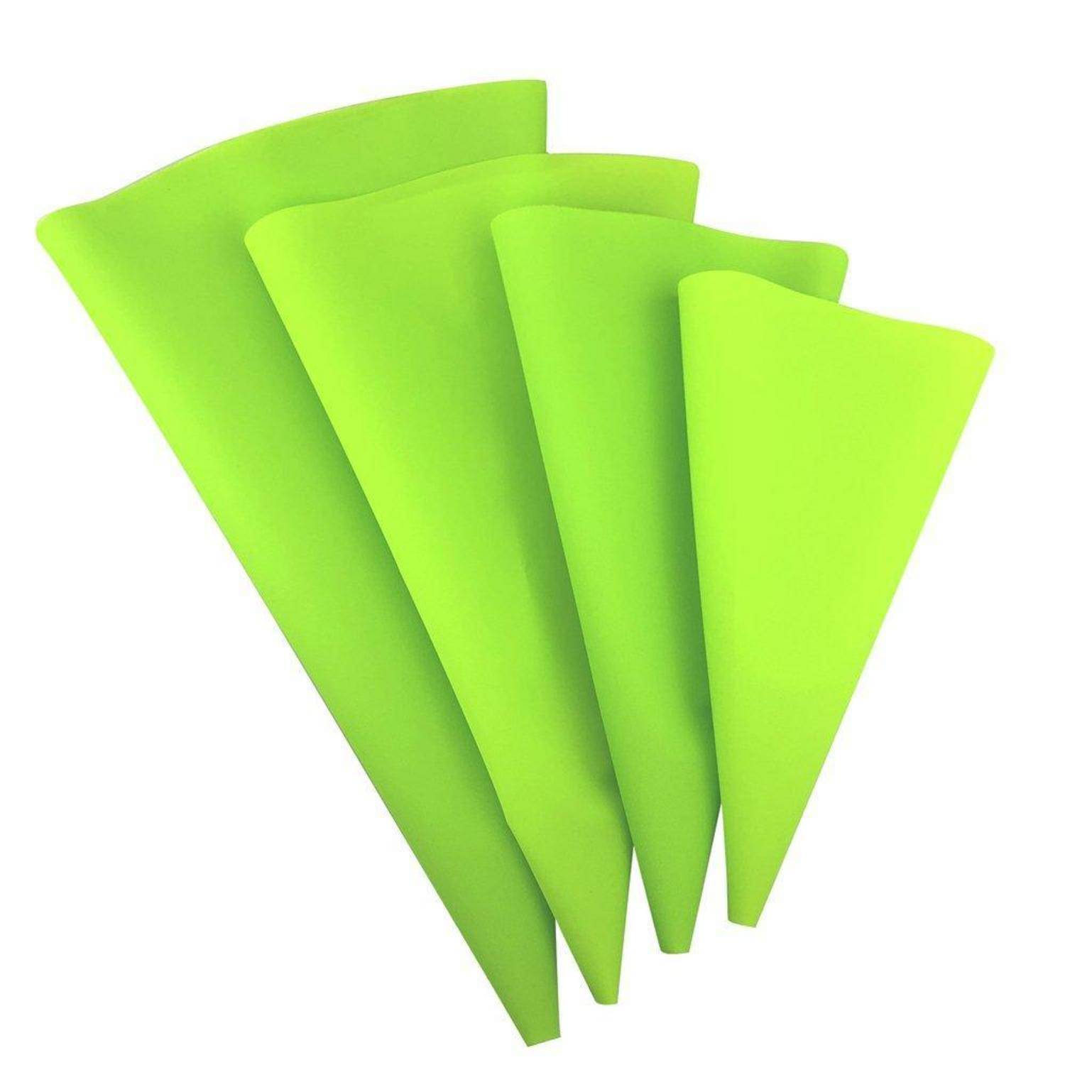 Vier überlappende leuchtend grüne Papierkegel oder gefaltete Trichter auf weißem Hintergrund.