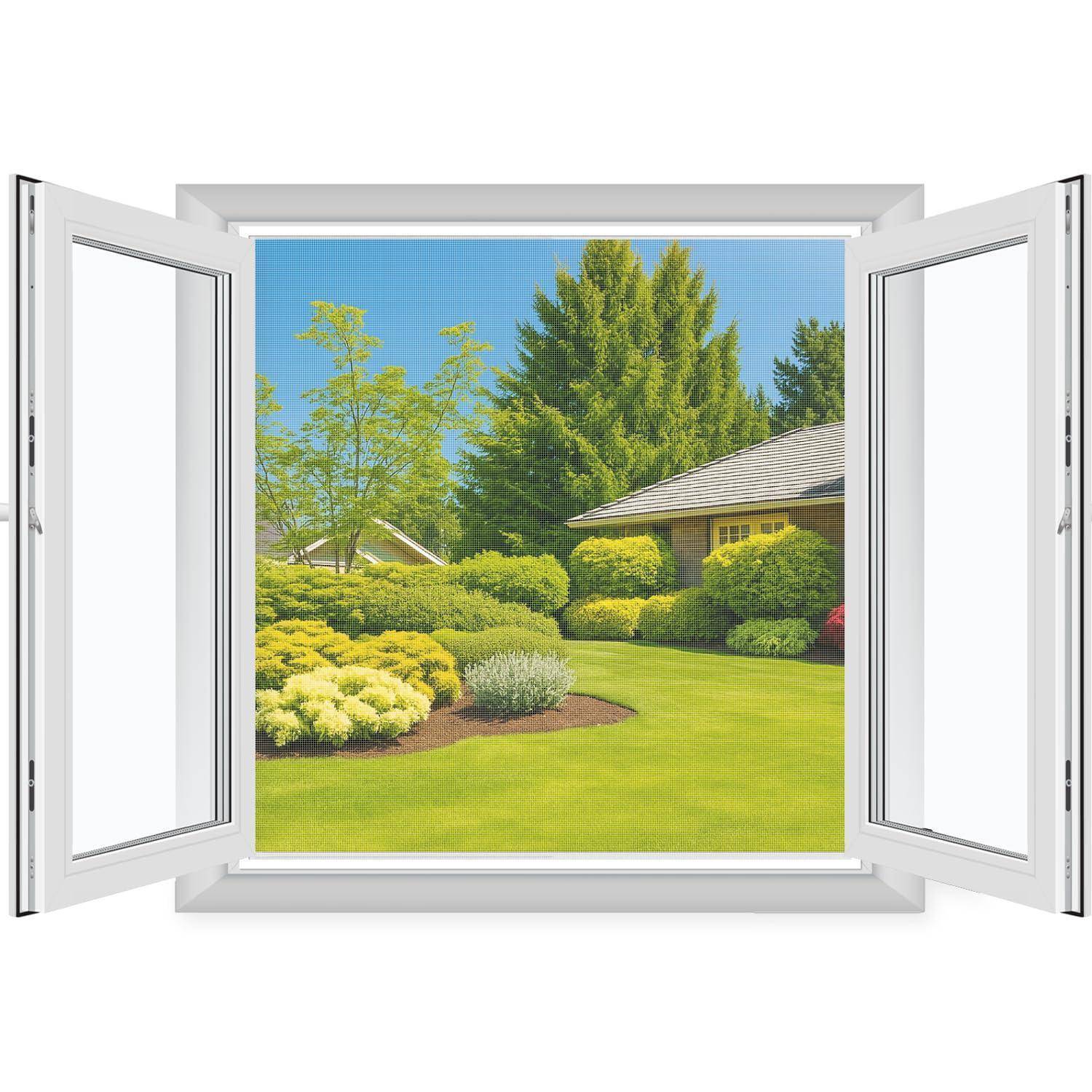 Offenes Fenster mit Blick auf einen gestalteten Garten mit Sträuchern, Rasen, Bäumen und einem Teil eines Hauses bei hellem Tageslicht.