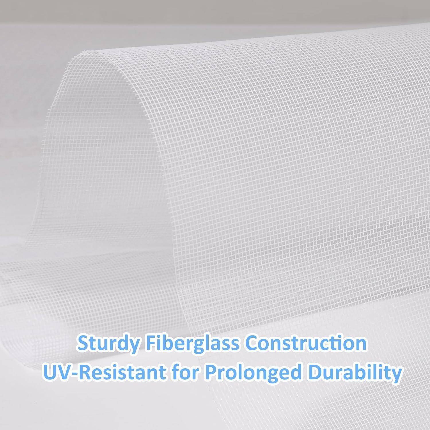 Rolle aus weißem Fiberglas-Gittergewebe mit Text „Robuste Fiberglas-Konstruktion" und „UV-beständig für längere Haltbarkeit"".