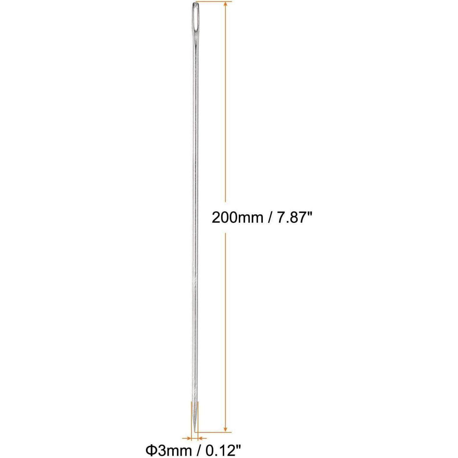 Eine Nähnadel mit beschrifteten Maßen: 200 mm lang und 3 mm breit.