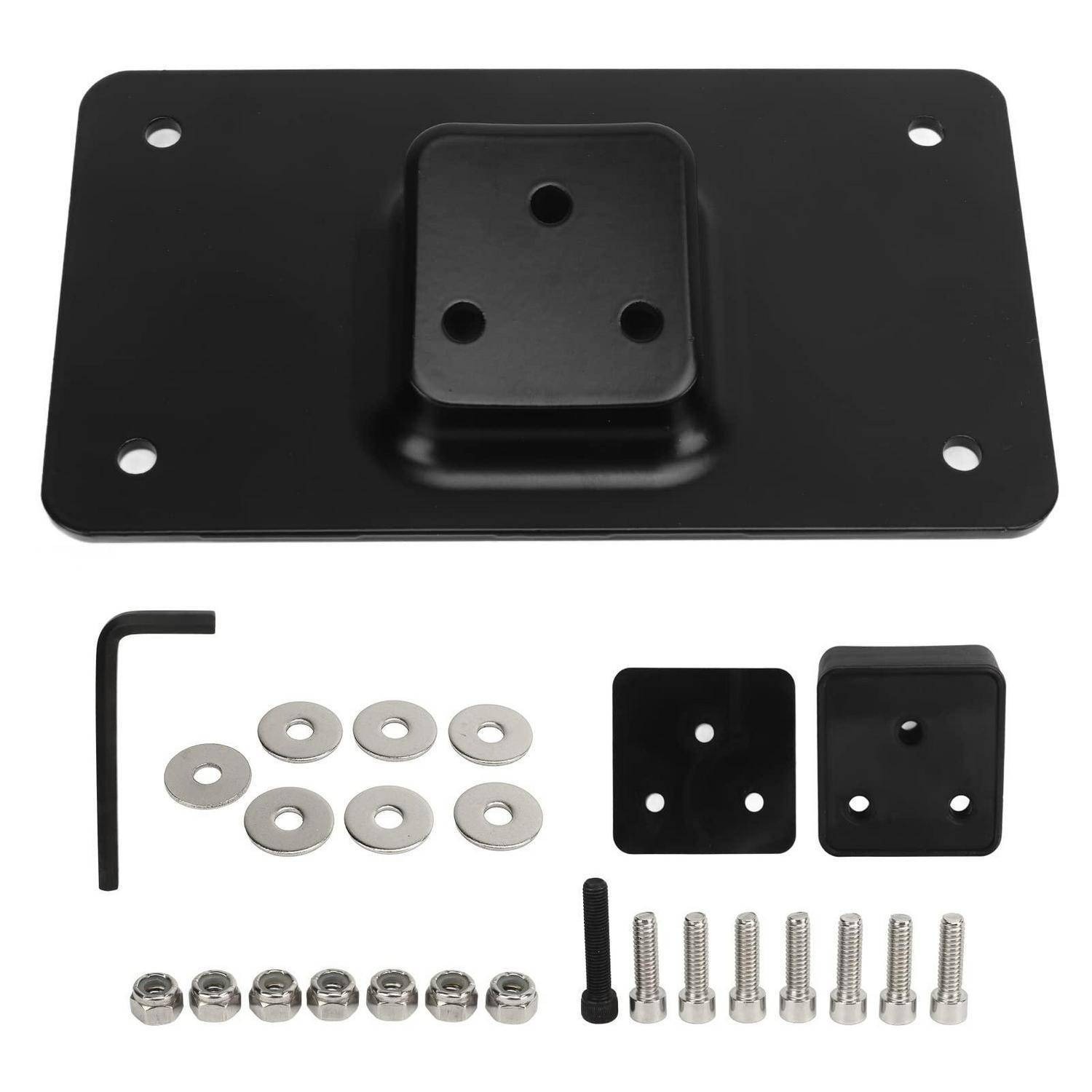 Schwarze Metallmontageplatte mit erhöhter quadratischer Halterung, gezeigt mit im Lieferumfang enthaltenem Zubehör: Unterlegscheiben, Muttern, Bolzen, Schrauben und Innensechskantschlüssel.