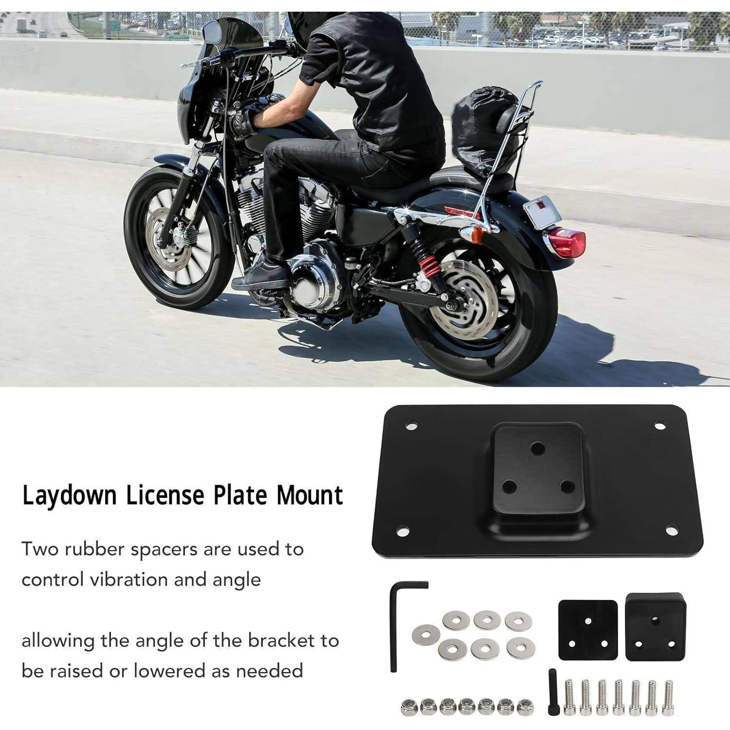 Motorrad mit einer Kennzeichenhalterung in Flachlage; das Produktbild ist mit 