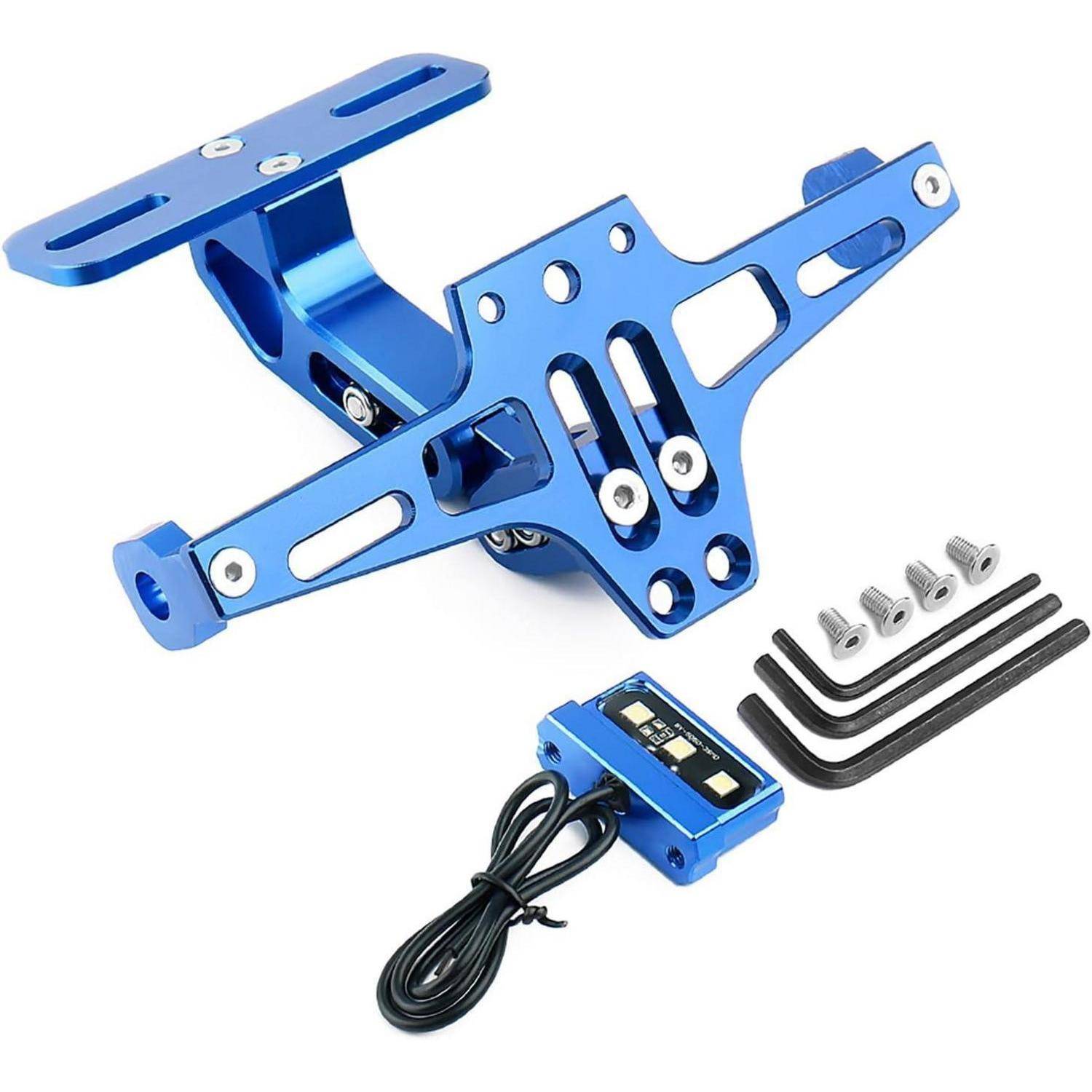 Blau eloxiertes Metall-RC-Auto-Flügelhalterungsgehäuse mit Schrauben, Innensechskantschlüsseln und einem verdrahteten LED-Beleuchtungsmodul auf weißem Hintergrund.