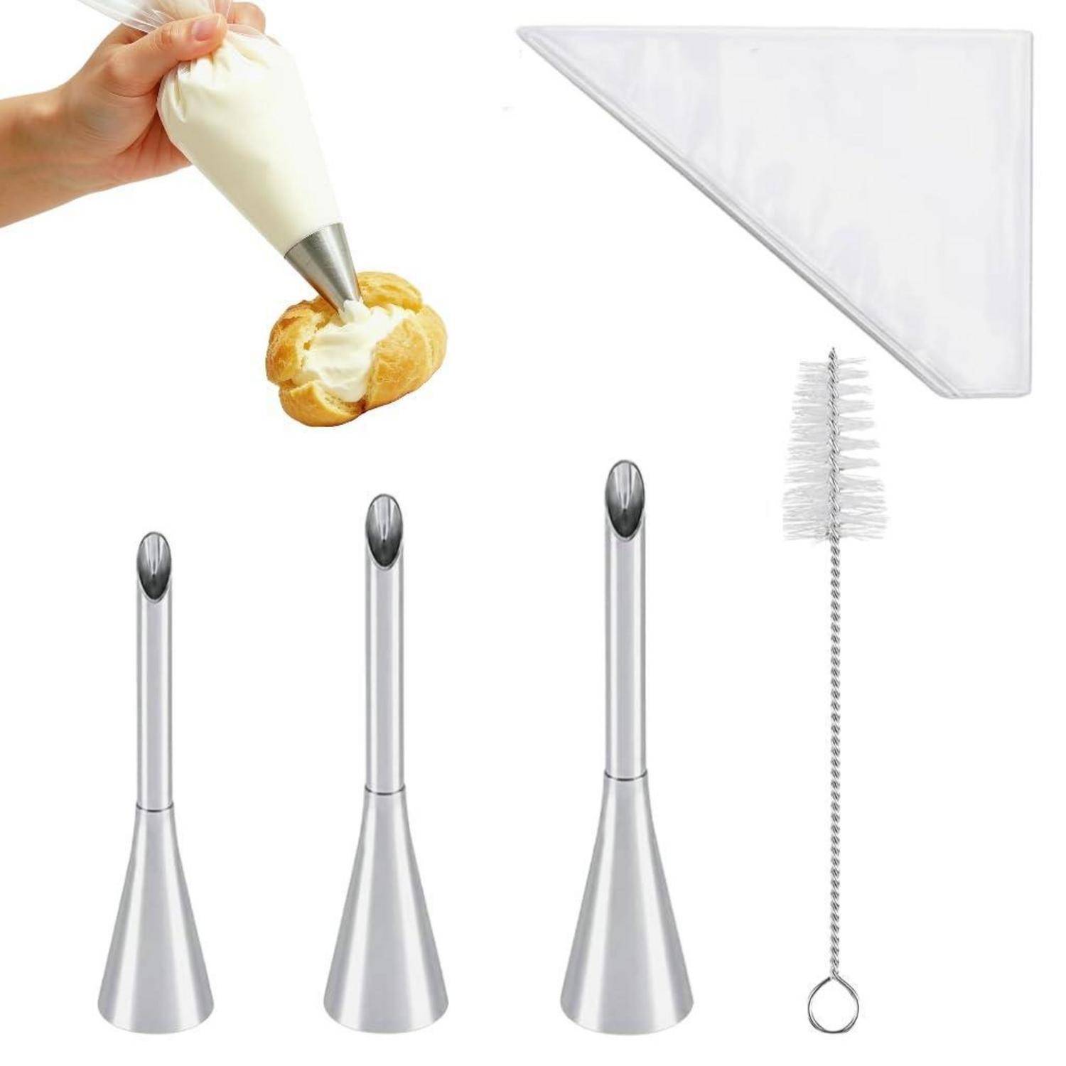 Gebäckdekorationset mit drei Metallspritztüllen, einem wiederverwendbaren Spritzbeutel und einer Reinigungsbürste auf weißem Untergrund.