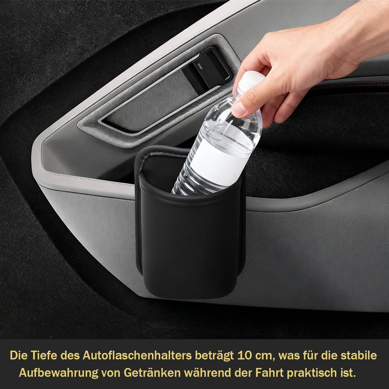 Hand platziert eine Wasserflasche in einen tiefen Autotürflaschenhalter; Deutscher Text sagt, dass die 10 cm Tiefe Getränke während der Fahrt stabil hält.