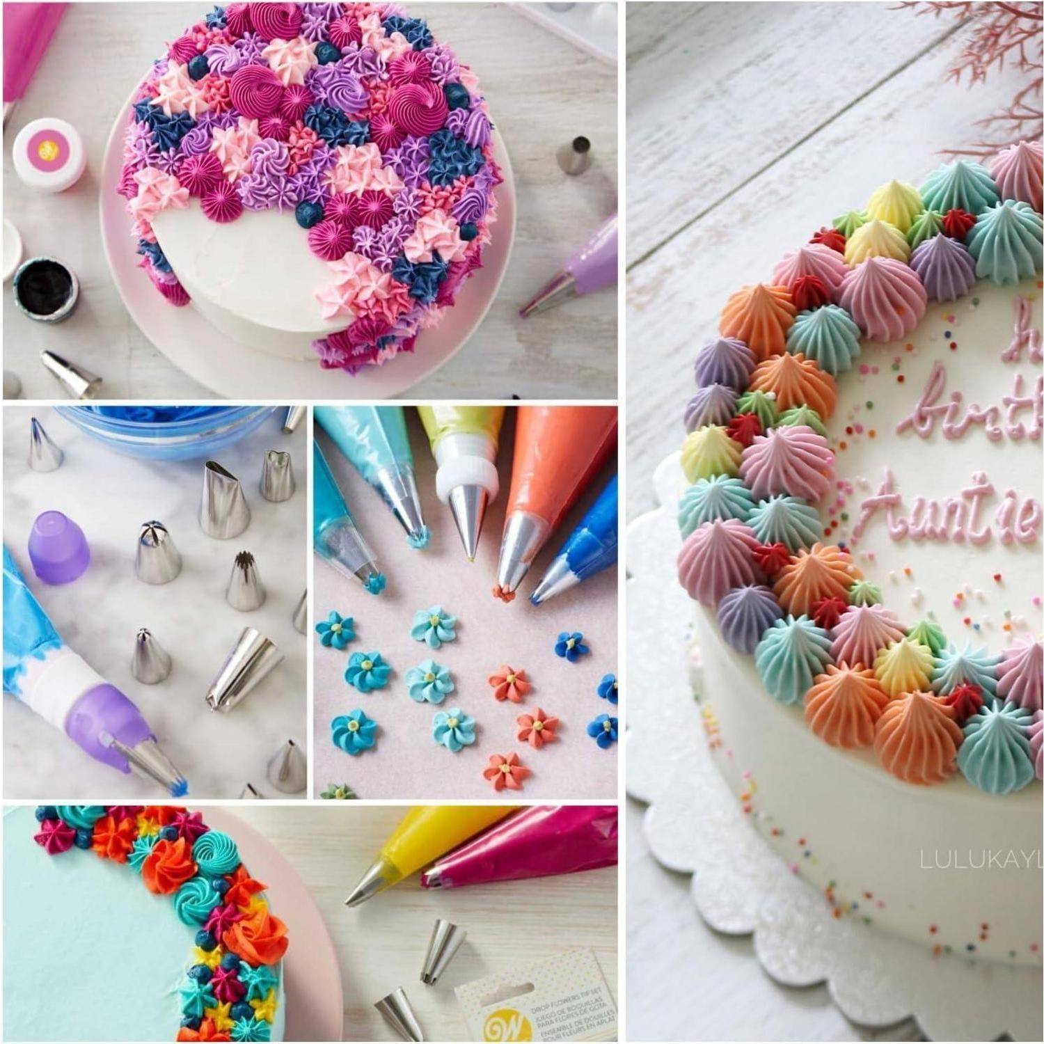Collage von dekorierten Geburtstagskuchen mit farbenfrohen gesprizten Buttercreme-Blüten und Spitzen, zeigt Kuchendekorierwerkzeuge und Spritzbeutel.