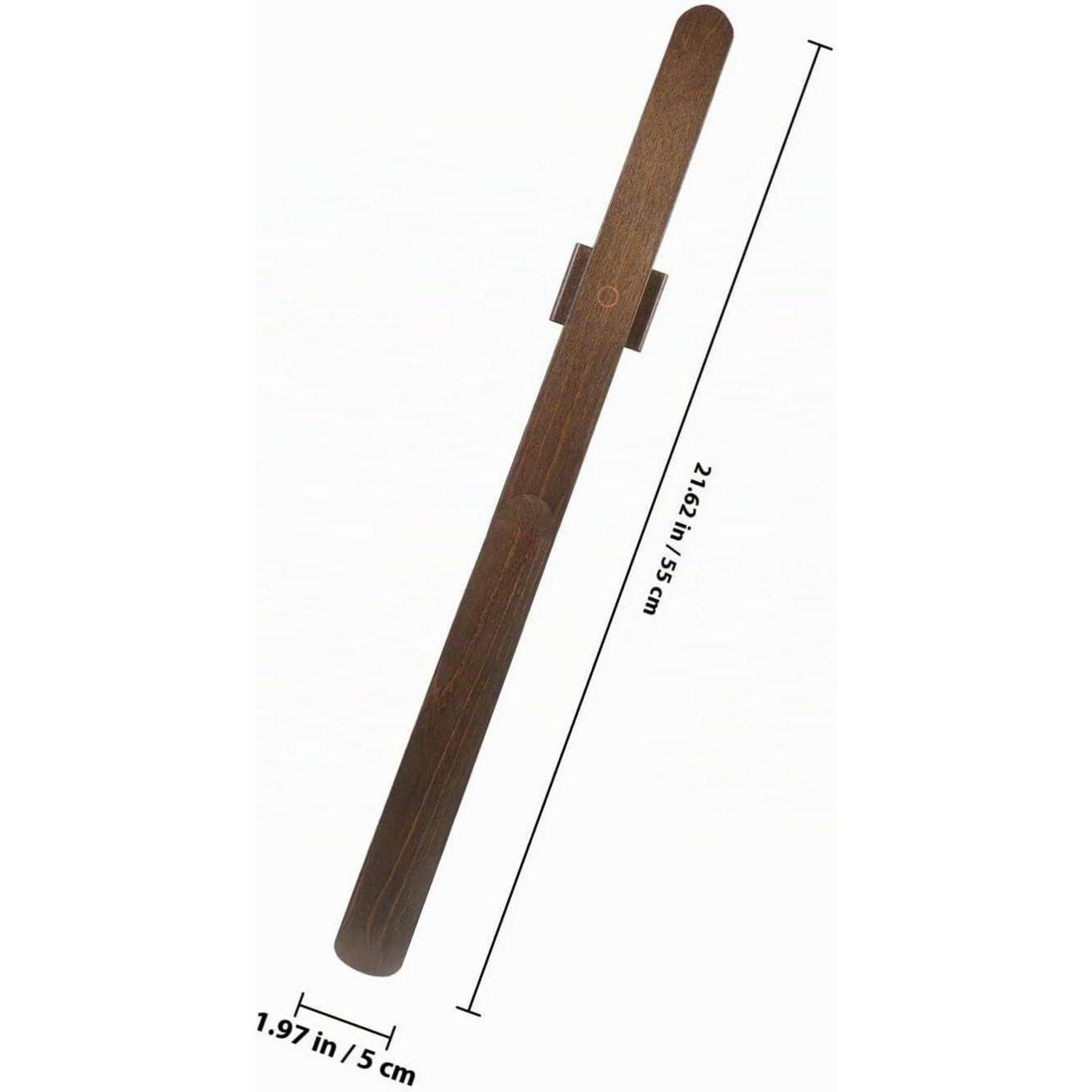 Holzlineal ähnlicher Stab, diagonal angeordnet mit einem zentralen Clip, beschriftet mit 21,6 Zoll/55 cm Länge und 1,97 Zoll/5 cm Breite.