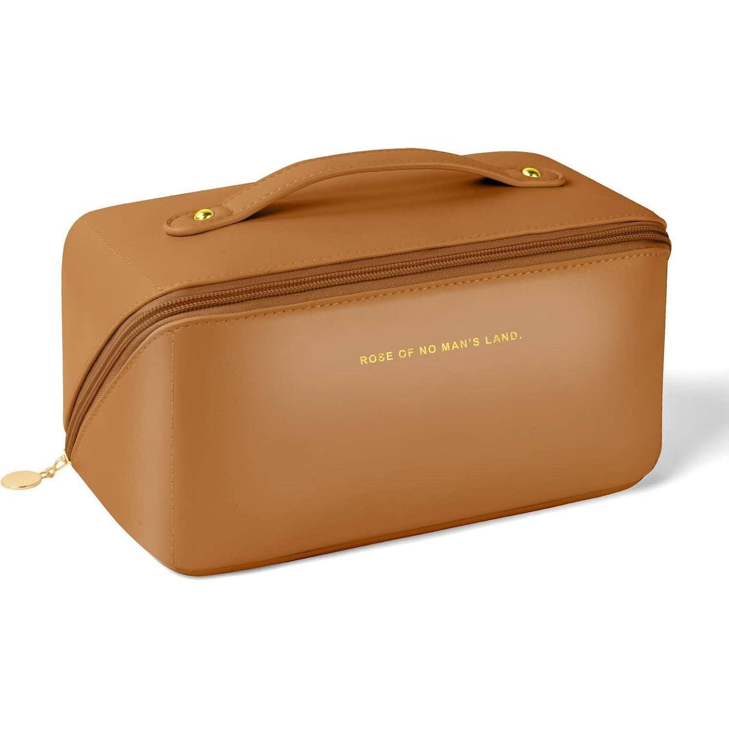 Beige Leder-Toilettentasche mit Griff und goldenem Reißverschluss, mit der Aufschrift „ROSE OF NO MAN'S LAND.