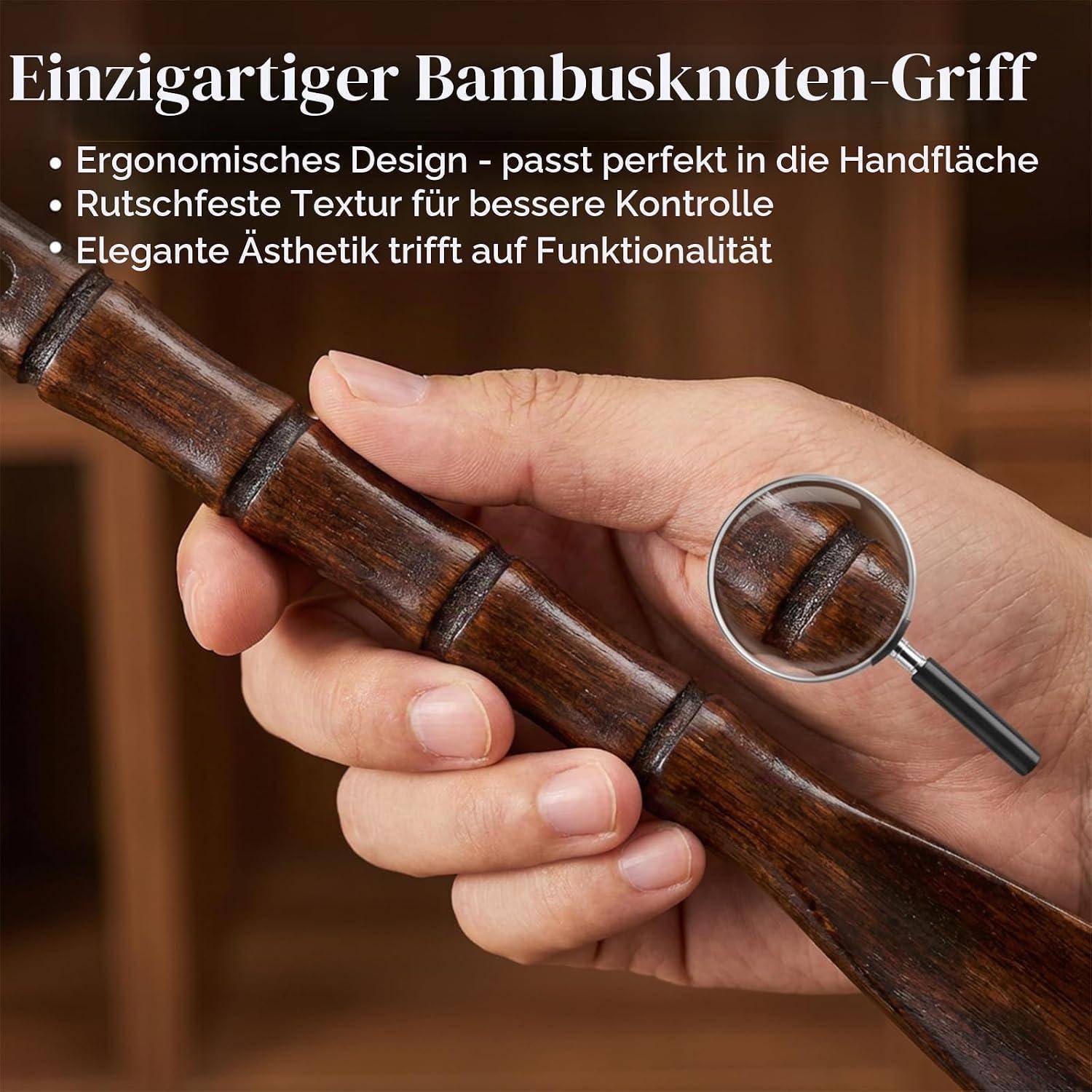 Hand, die einen Bambusgriff hält, in Großaufnahme mit vergrößertem Detail dargestellt; deutscher Text hebt das ergonomische, rutschfeste Design und die elegante Ästhetik hervor.
