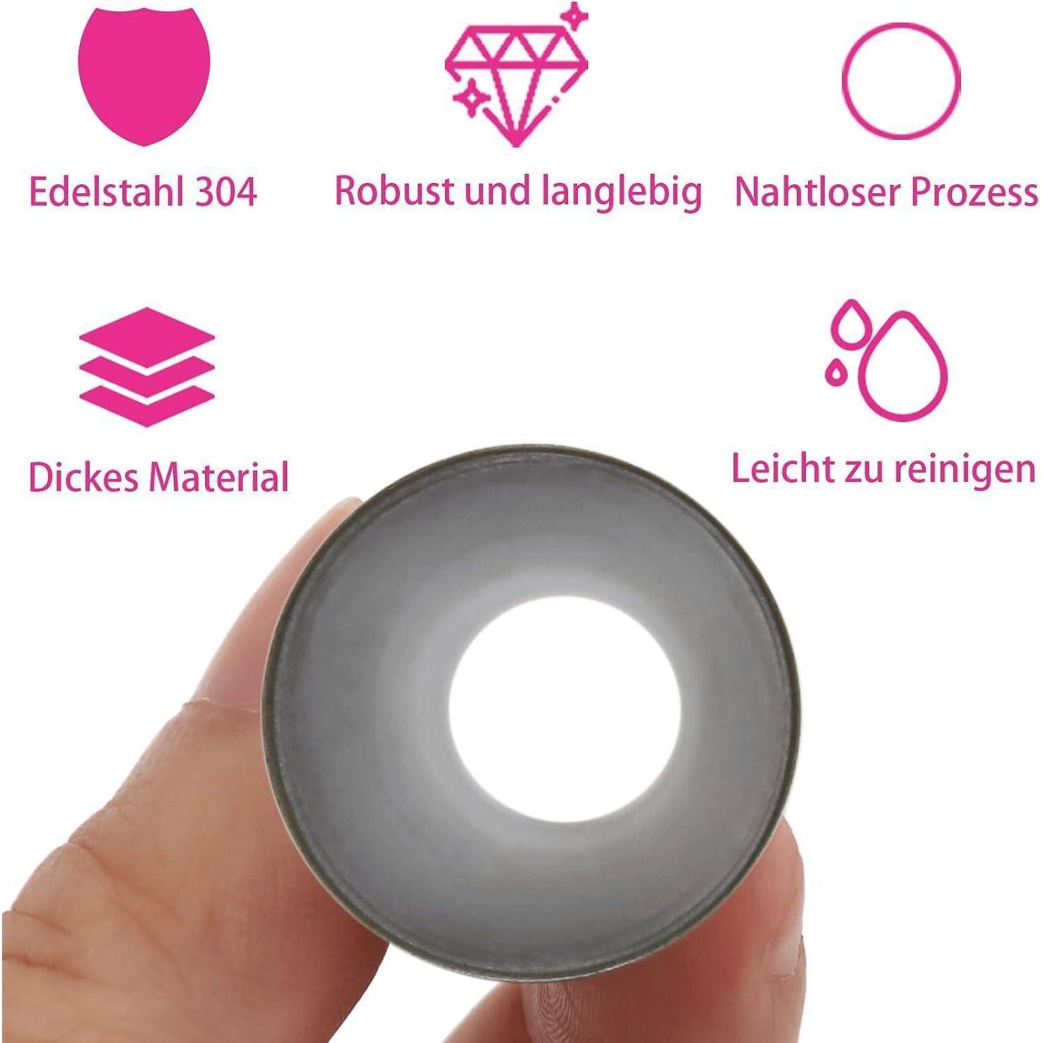 Nahaufnahme eines Edelstahlrings, der zwischen den Fingern gehalten wird, mit deutschen Beschriftungen, die Langlebigkeit, nahtloses Finish, dickes Material und einfache Reinigung hervorheben.