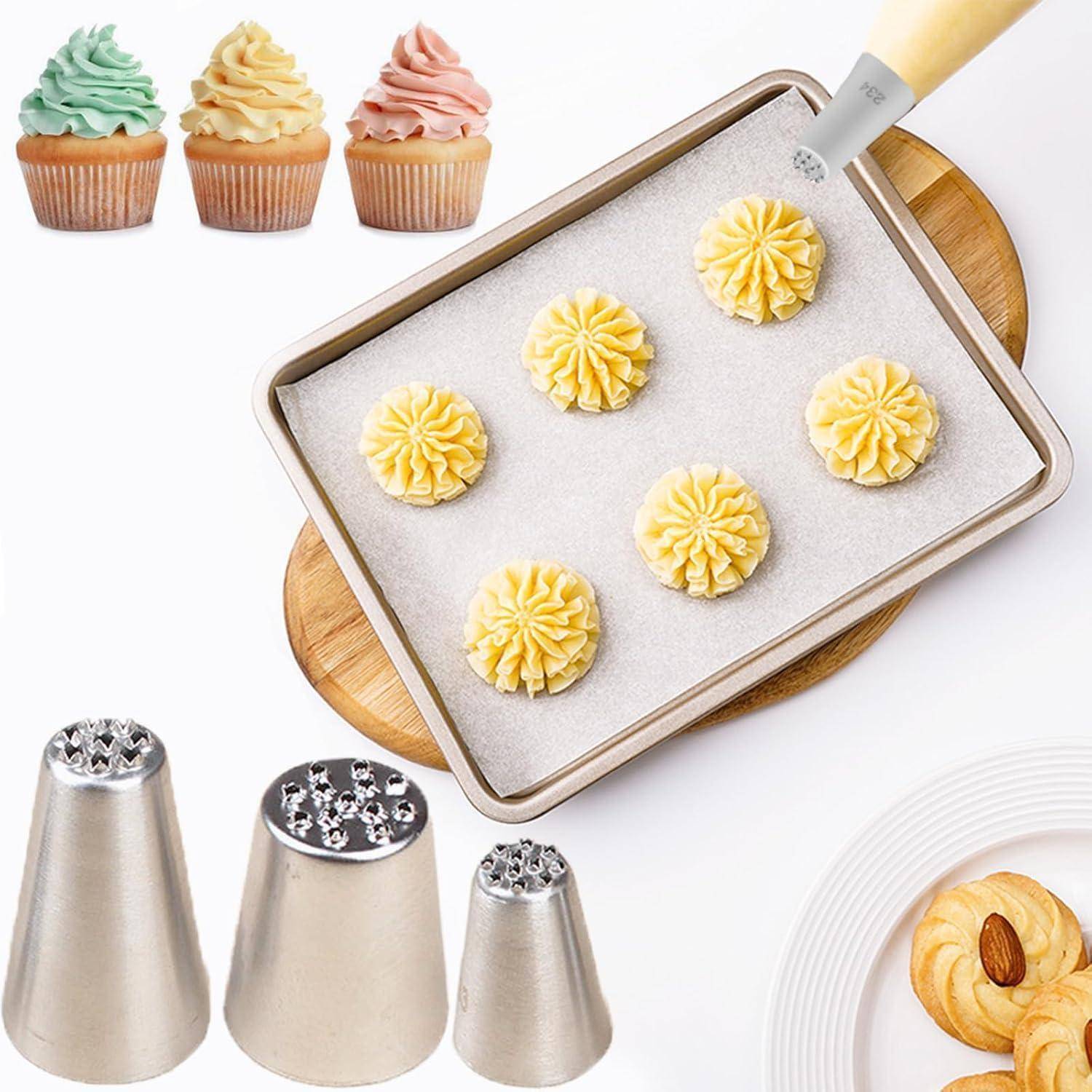 Gebäckspritzbeutel-Set mit Backblech und Sterntülle, zeigt sieben gespritzte Kekshügel und Beispiel-Cupcakes mit Zuckerguss.