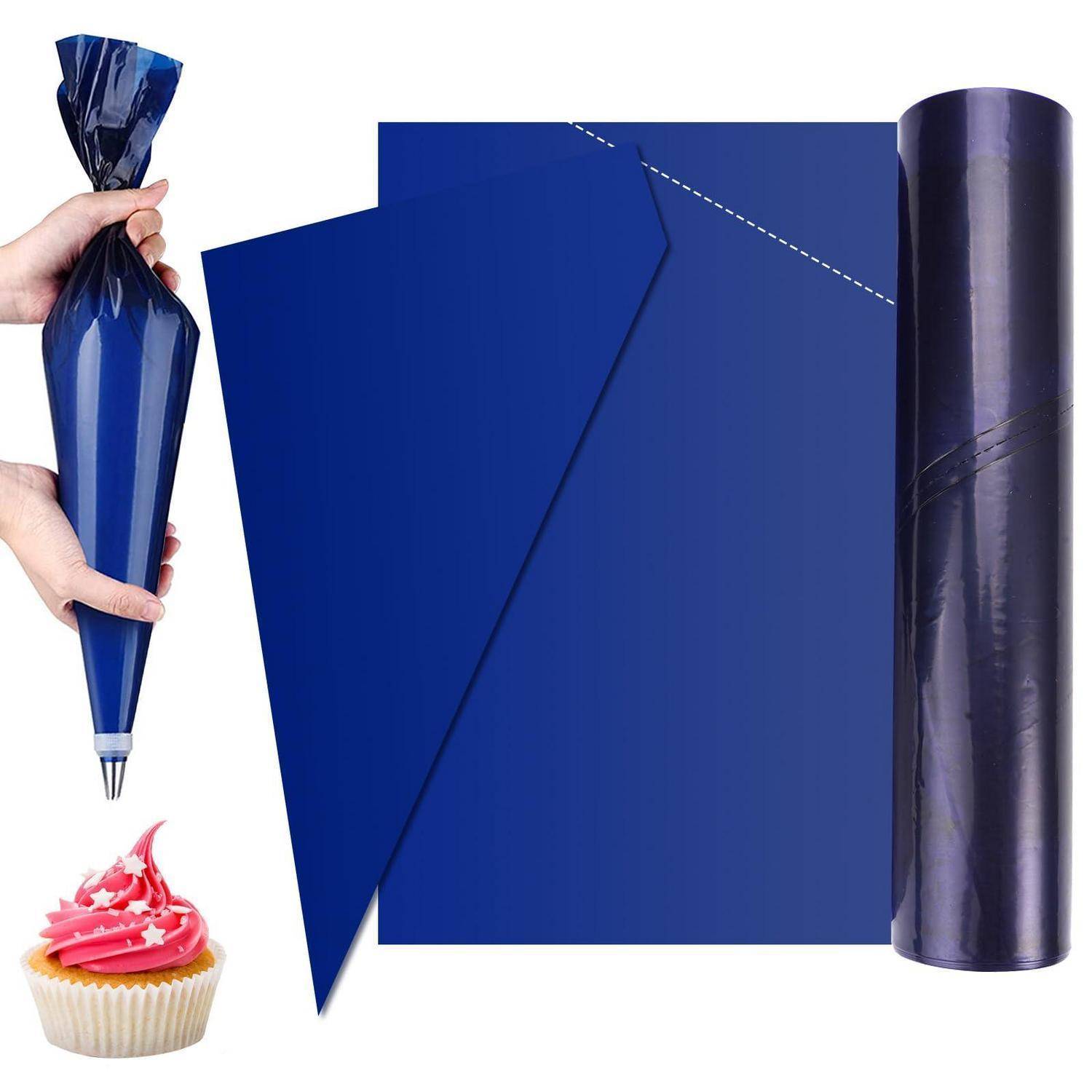 Blauer Spritzbeutel und Cupcake neben blauem Blatt oder Rolle aus dekorativem, lebensmittelechtem Verpackungsmaterial.