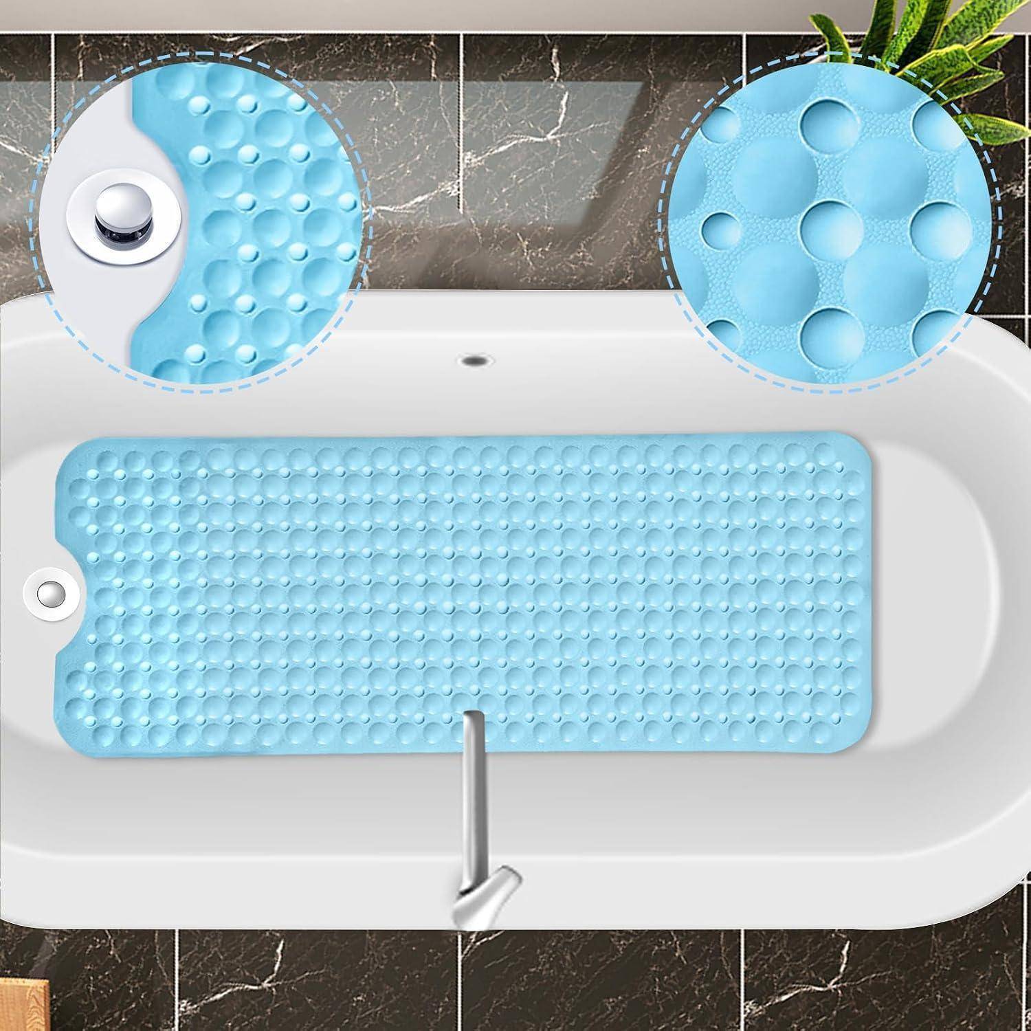 Blaue strukturierte rutschfeste Badewannenmatte mit Saugnäpfen, gezeigt in einer weißen Wanne mit vergrößerten Ausschnitten, die das Saugnapfmuster und die Entwässerungslöcher hervorheben.