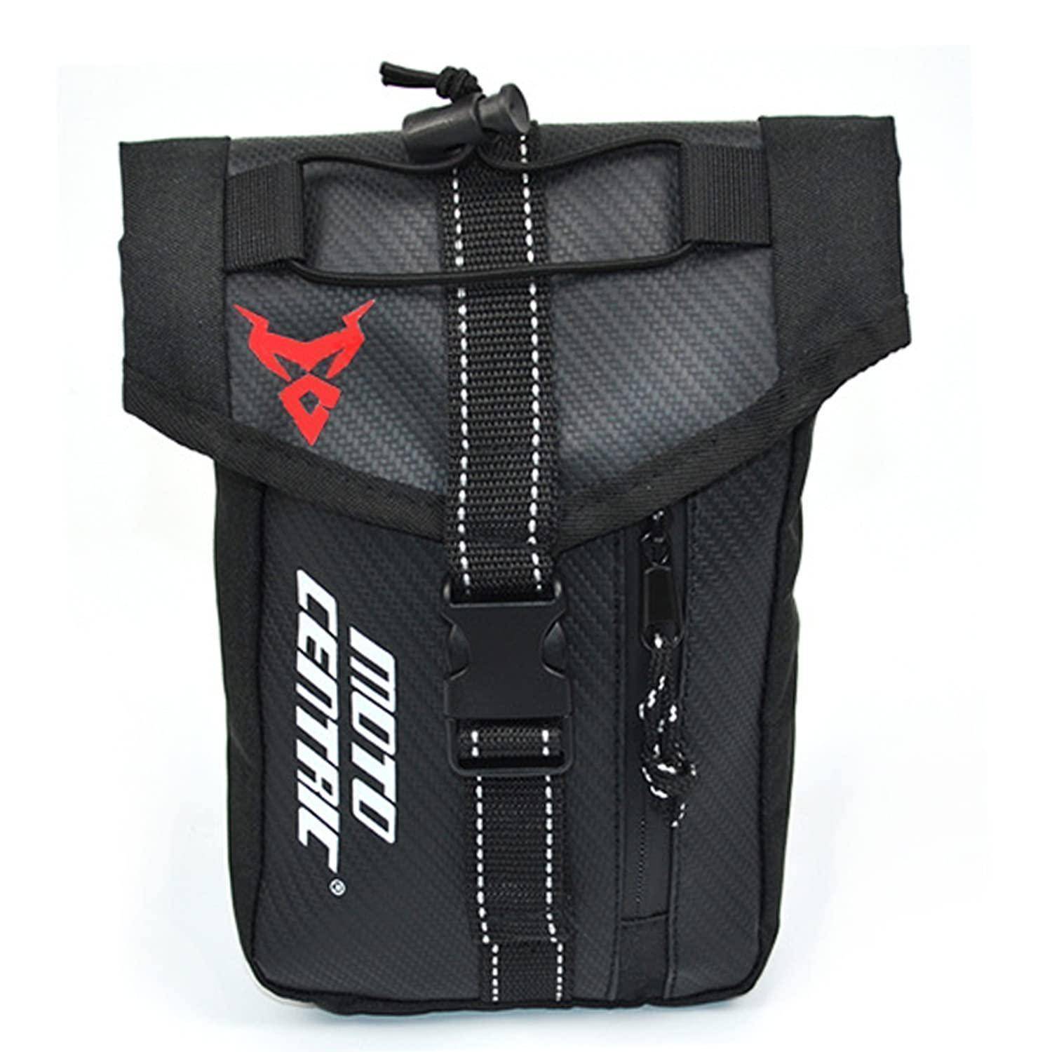 Schwarze motoCentral-Gürteltasche mit Rollverschluss-Klappe, vorderer Schnallenklappe und rotem Logo auf weißem Hintergrund.