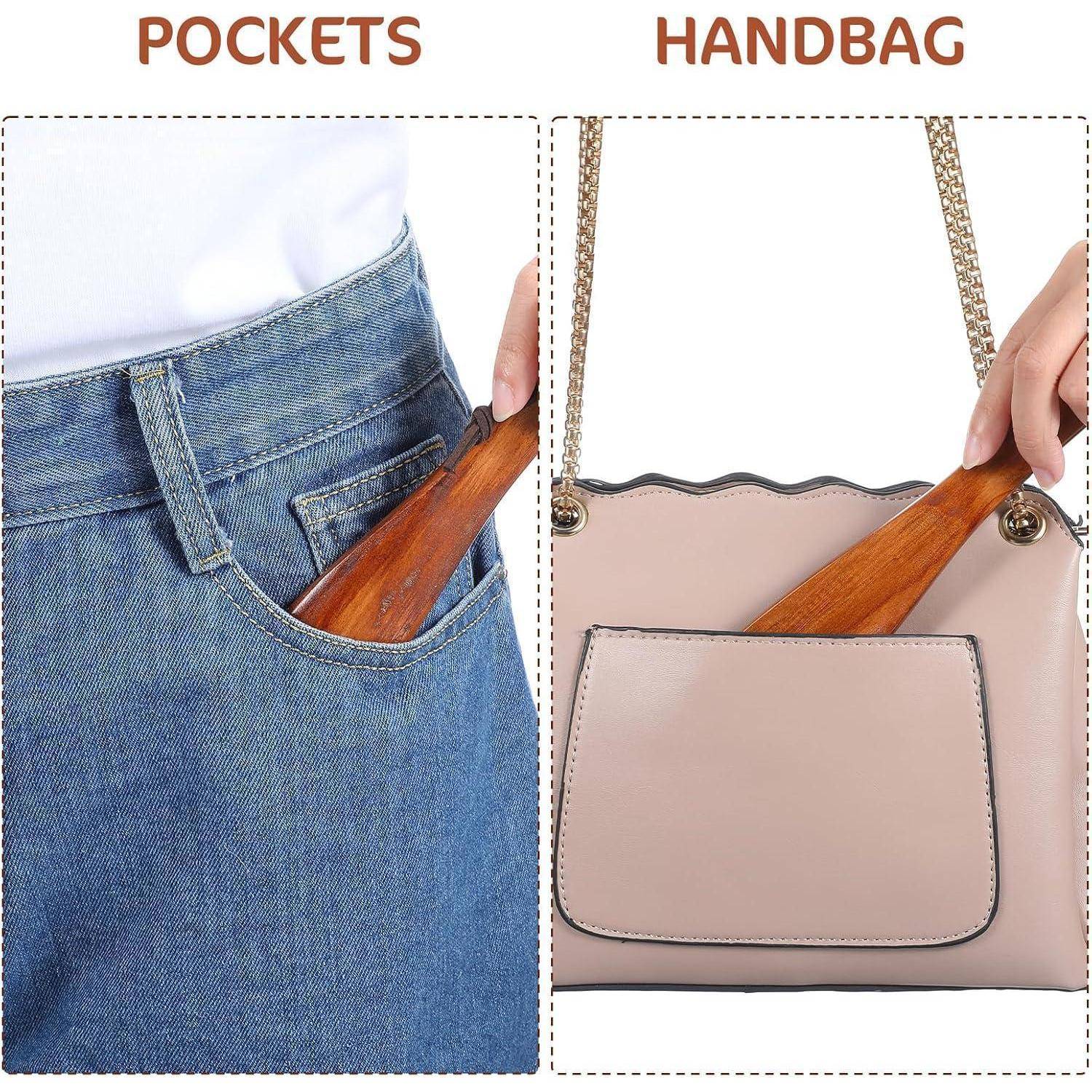Vergleichsbild, das zeigt, wie ein Holzstab in eine Jeanstasche und eine Handtasche passt, beschriftet mit „TASCHEN" und „HANDTASCHE"".
