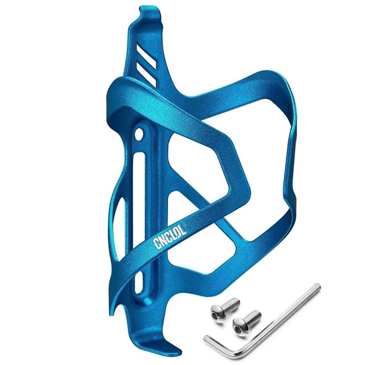 Blauer Aluminiumfahrrad-Wasserflaschenhalter mit zwei Befestigungsschrauben und einem Inbusschlüssel auf weißem Hintergrund.