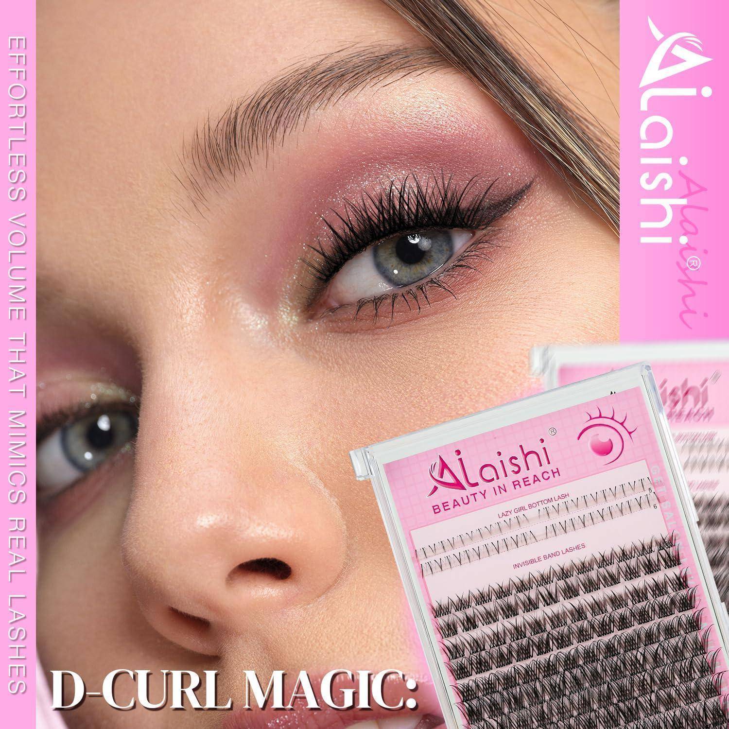 Nahaufnahme einer Frau mit dramatischen falschen Wimpern, mit einem Laishi-Wimpern-Tablett; der Text lautet „D-CURL MAGIC