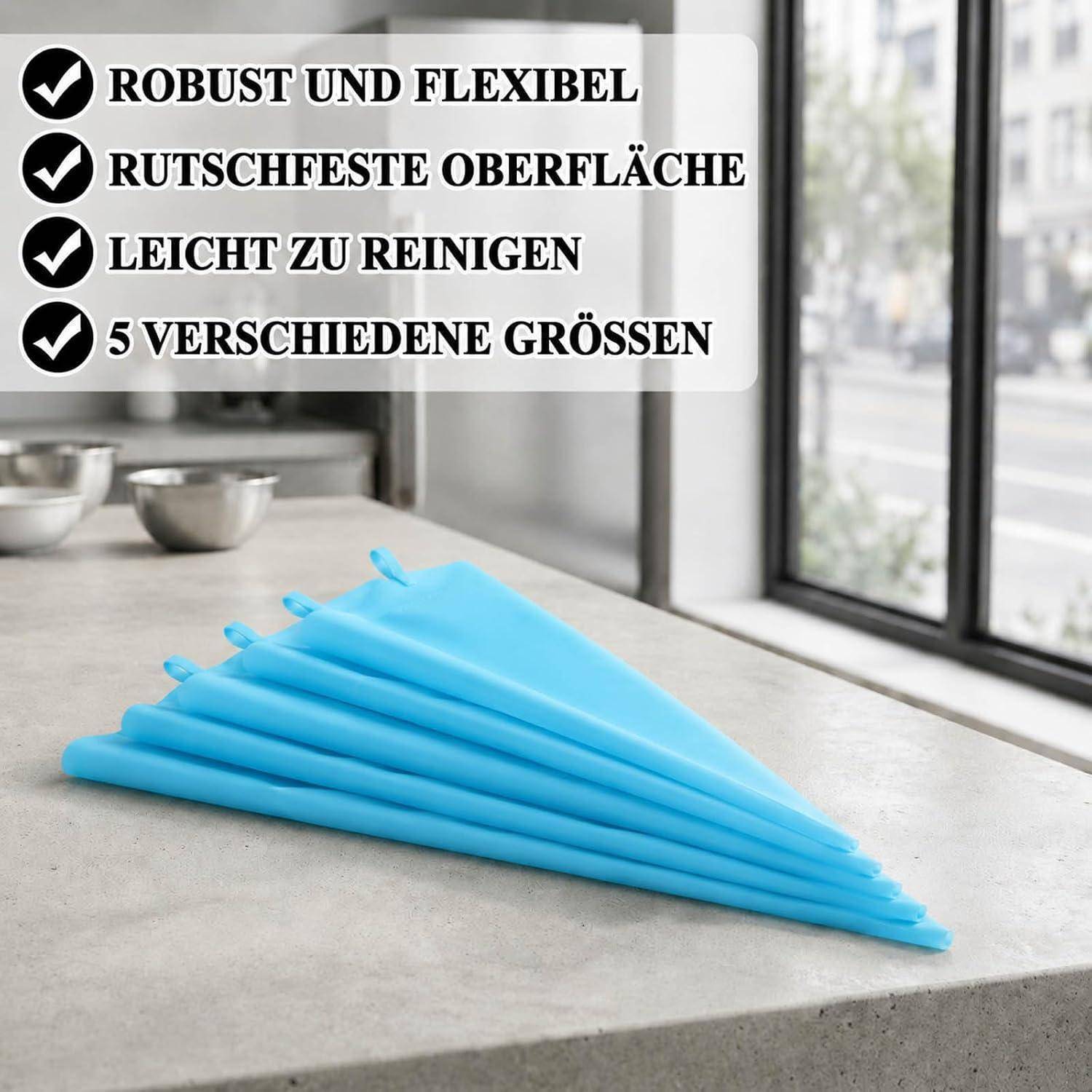 Wiederverwendbare blaue Lebensmittelabdeckungen auf einer Küchenarbeitsplatte, mit deutschem Text, der sie als robust, rutschfest, leicht zu reinigen und in 5 Größen erhältlich bewirbt.