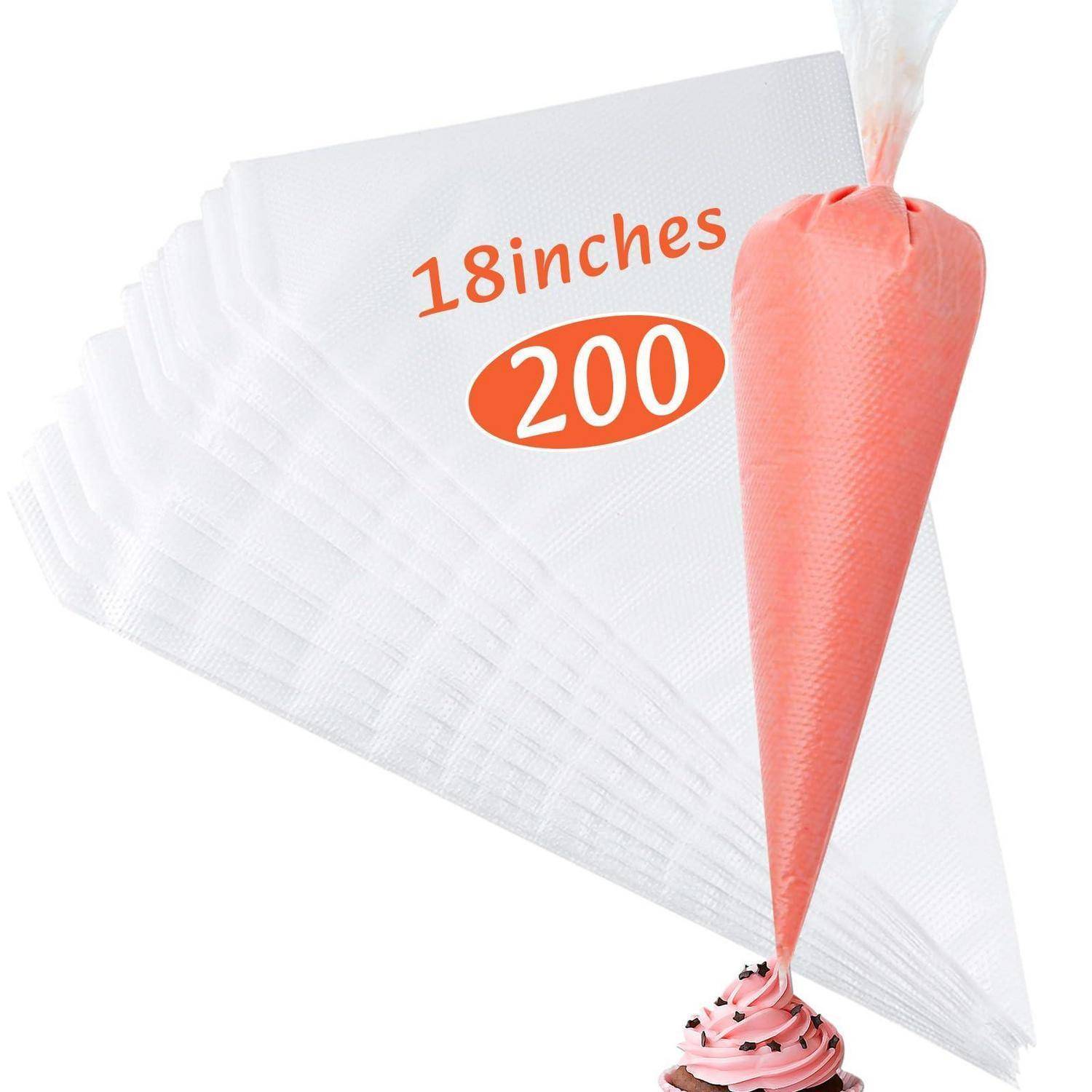 Spritzbeutel mit 200 Einweg-Spritzbeuteln in 18 Zoll Größe und ein gefüllter rosa Spritzbeutel über einem Stapel weißer Beutel.