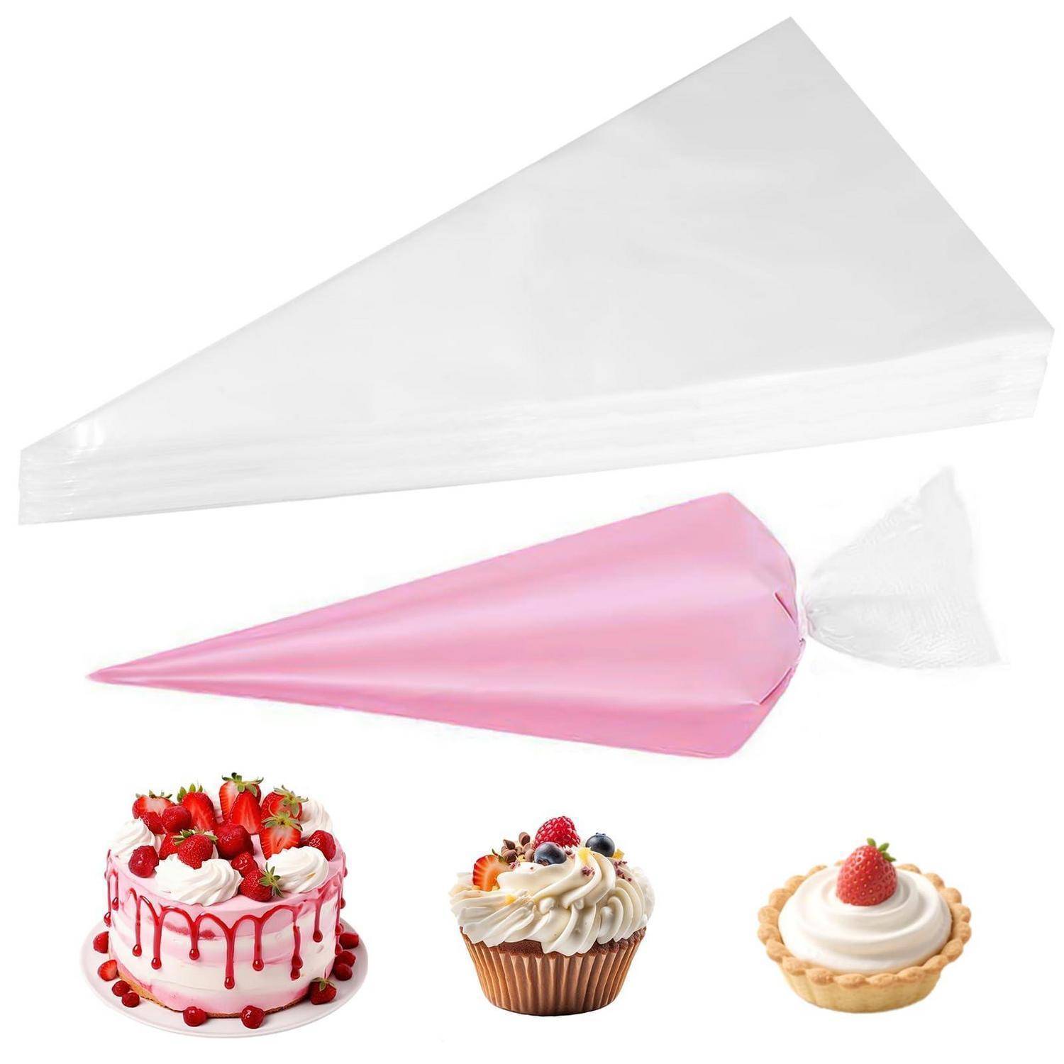 Drei Spritzbeutel für Gebäck über dekorierten Desserts: ein großer weißer Beutel, ein rosa Beutel und Beispiele eines Drip-Cakes, Cupcakes und einer Torte mit Frosting und Obst.