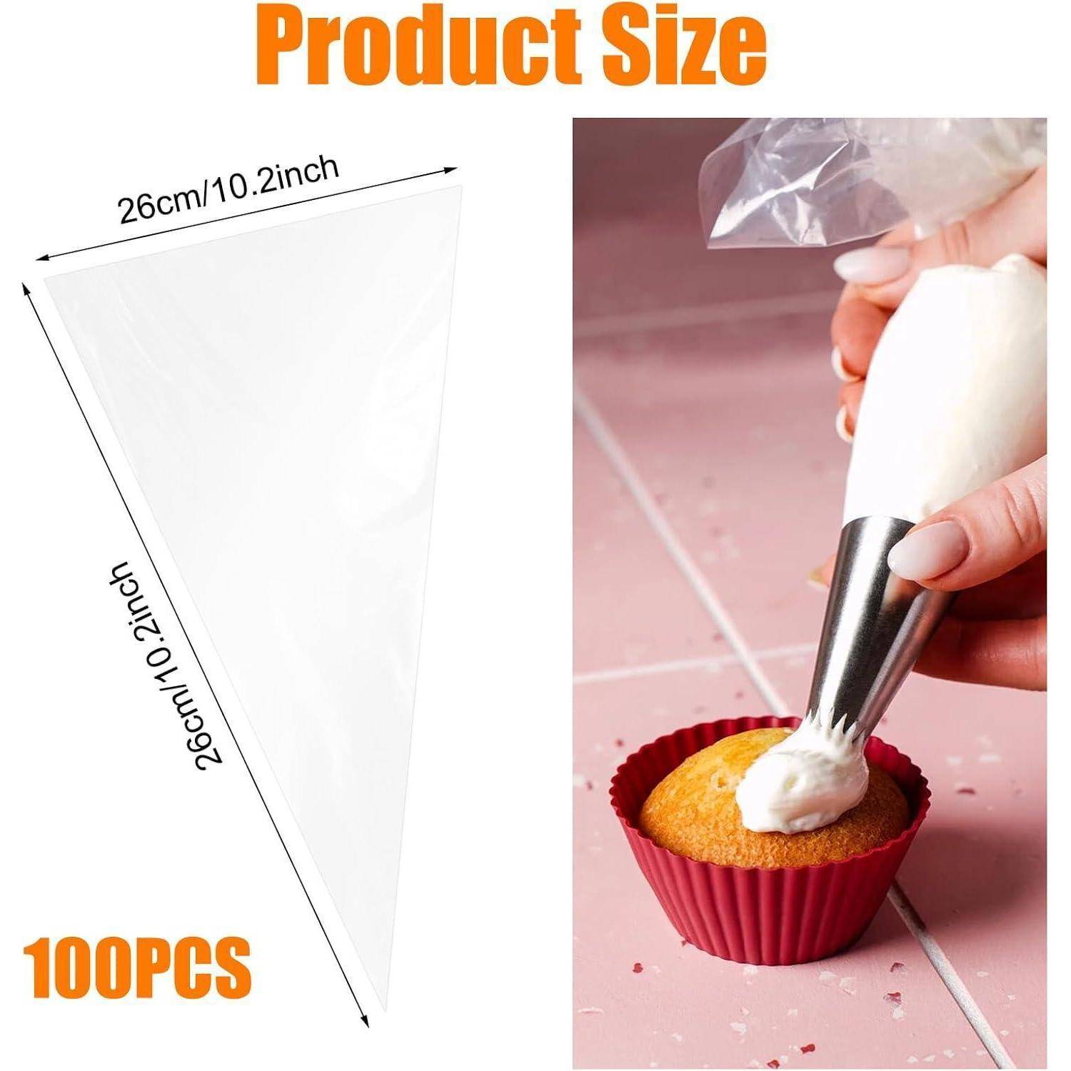 Produktgrößendiagramm zeigt einen dreieckigen Spritzbeutel, 26 cm mal 26 cm, mit einem Foto einer Hand, die einen Cupcake verziert; 100 Stück