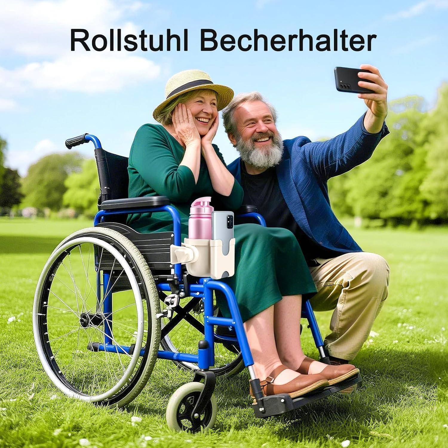 Ein lächelnder Mann macht ein Selfie mit einer Frau, die draußen in einem Rollstuhl sitzt; der Text lautet „Rollstuhl Becherhalter