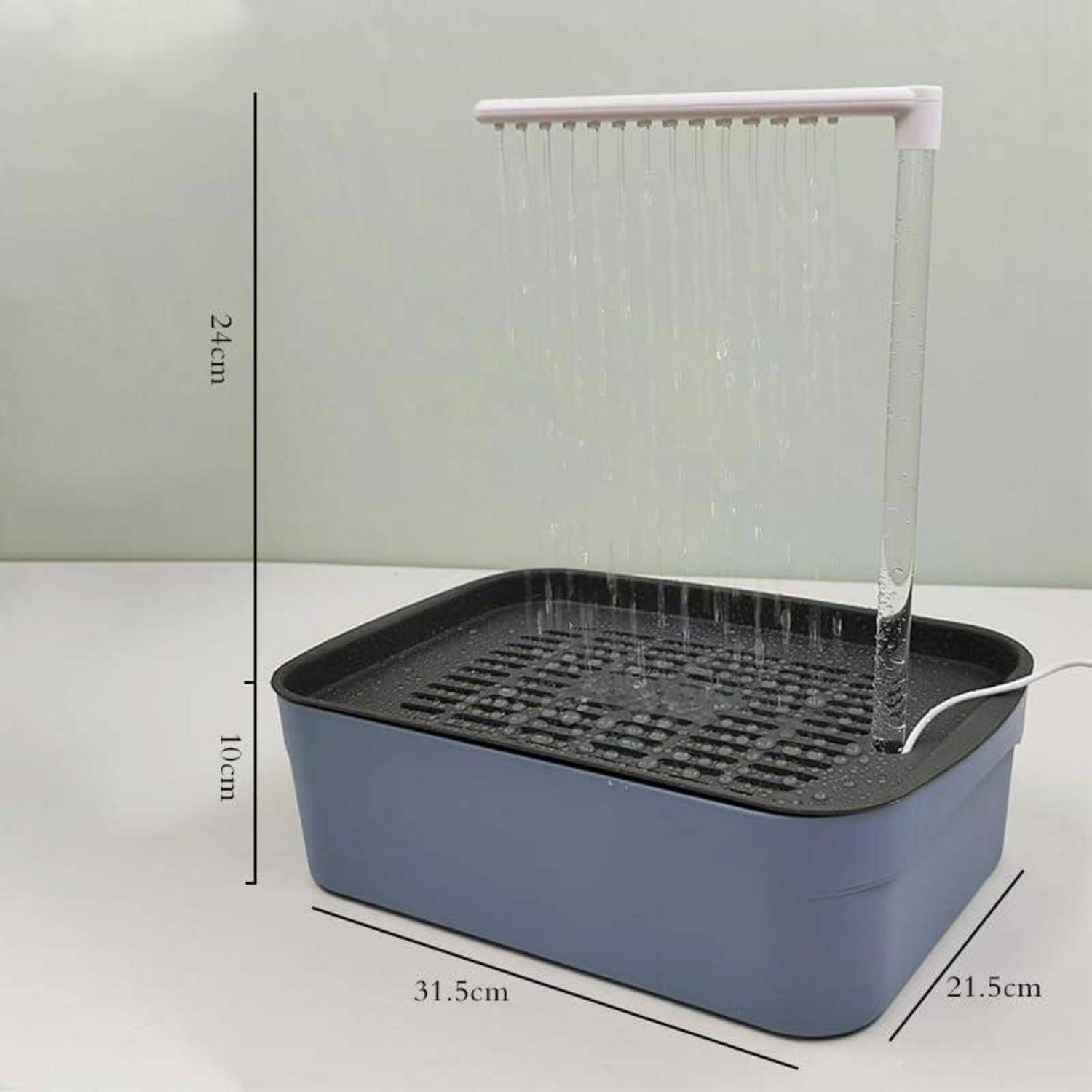 Rechteckiger Haustier-Trinkbrunnen mit fließendem Wasser, gezeigt mit den Abmessungen 31,5 cm lang, 21,5 cm breit und 24 cm hoch.