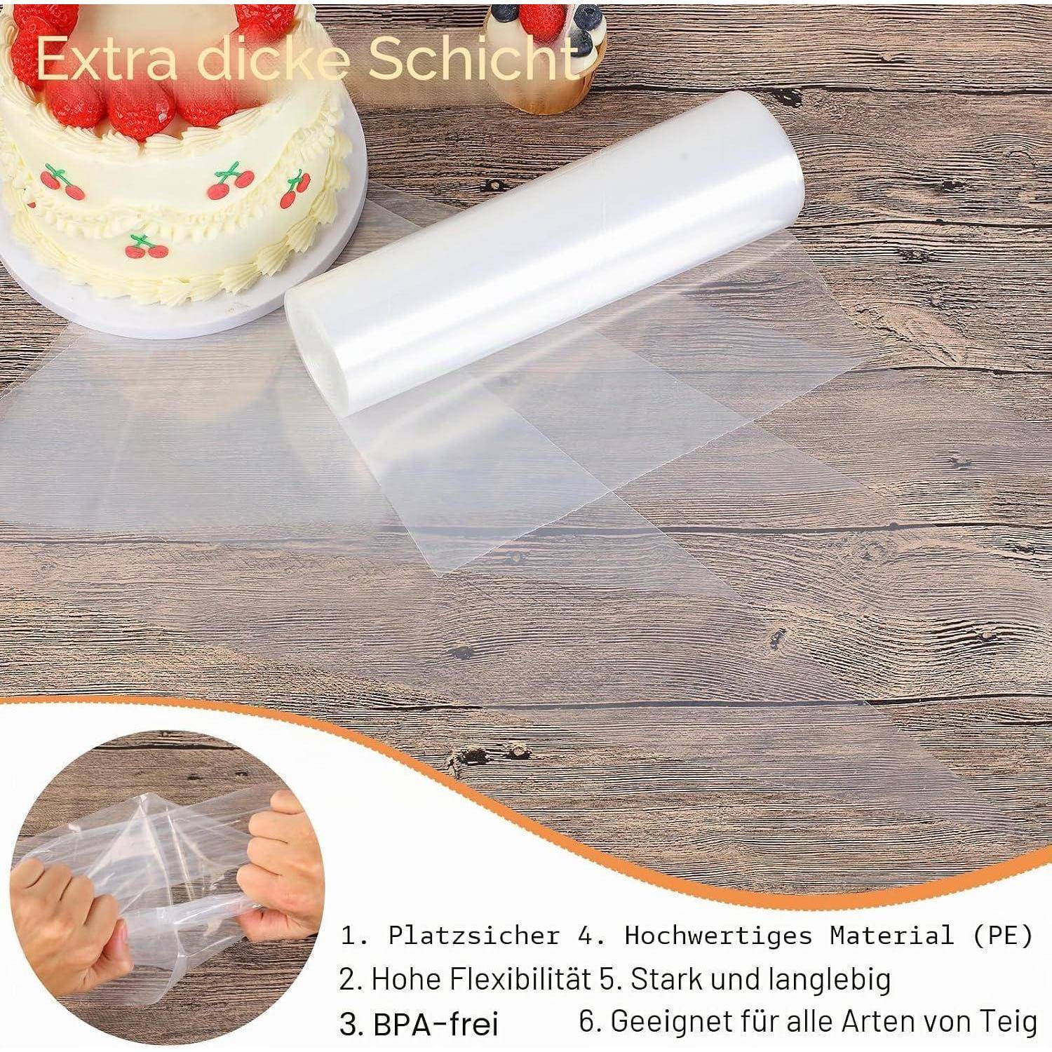 Kuchendekorations-Kunststofffolienrolle auf einem Tisch neben einem Kuchen, beschriftet mit 
