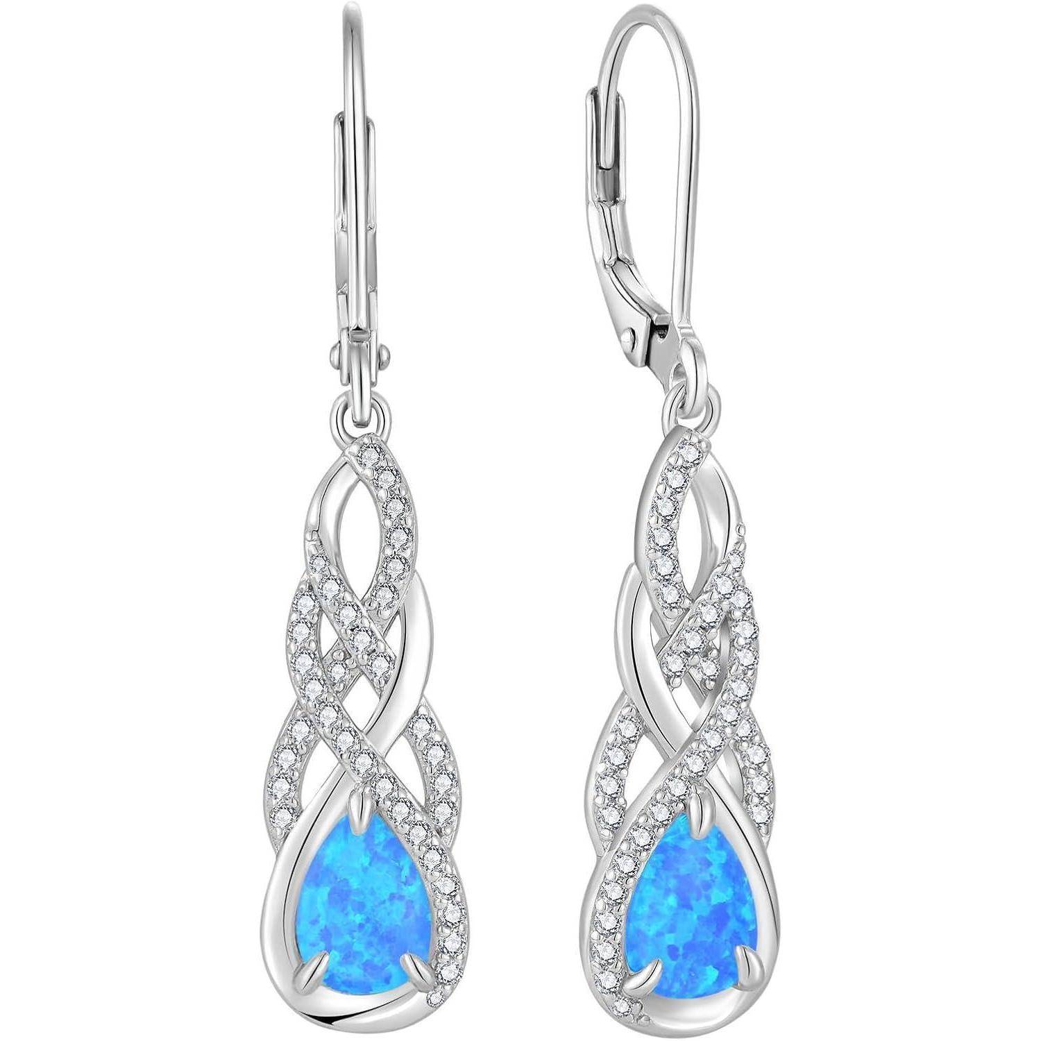 Paar silberner Tropfenohrringe mit verschlungenen Schlaufen, Steinen im Pavé-Stil und tropfenförmigen blauen Edelsteinen, die am unteren Ende baumeln.