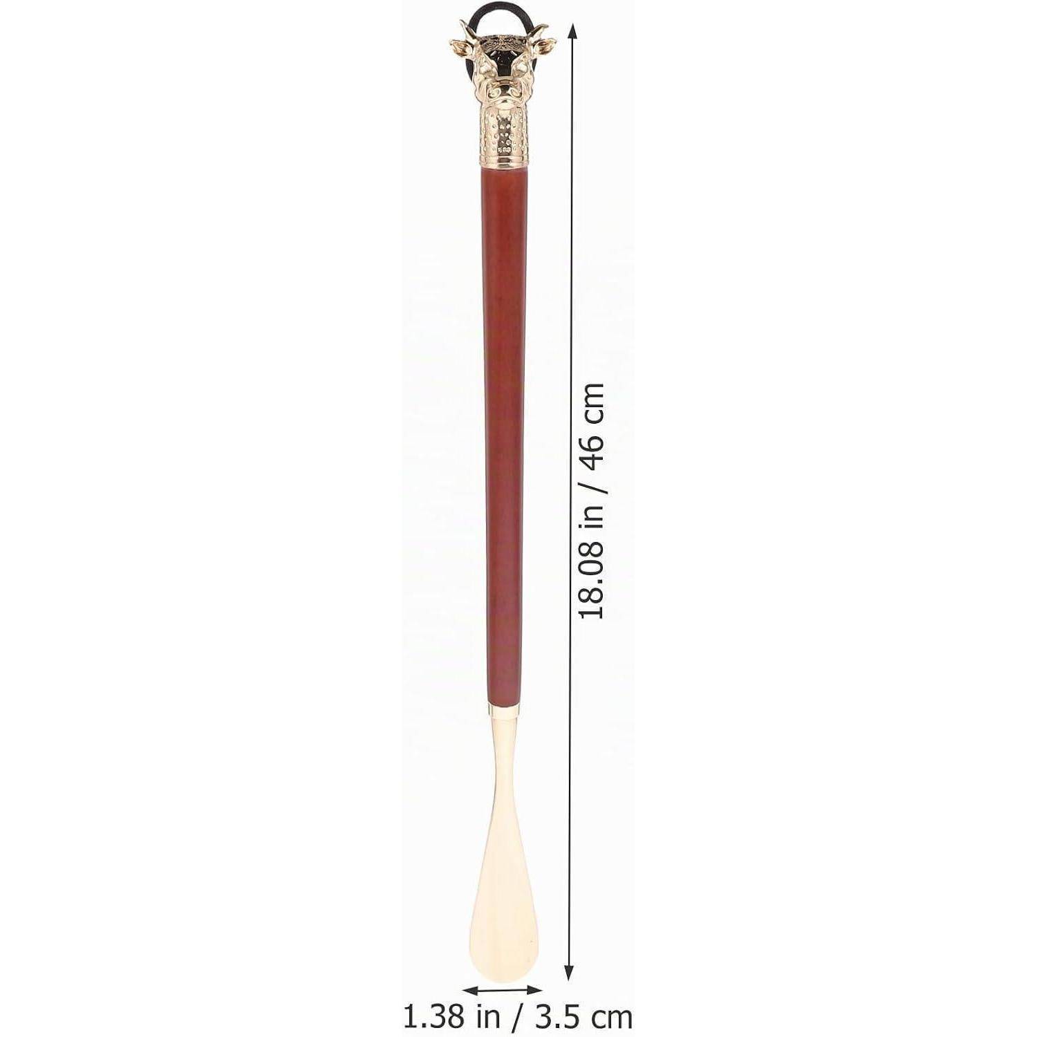 Roter zeremonialischer Gehstock oder Spazierstock mit verziertem Tierkopfgriff und cremefarbenem Ende, mit Größenbezeichnungen: 18,08 Zoll (46 cm) hoch und 1,38 Zoll (3,5 cm) breit.